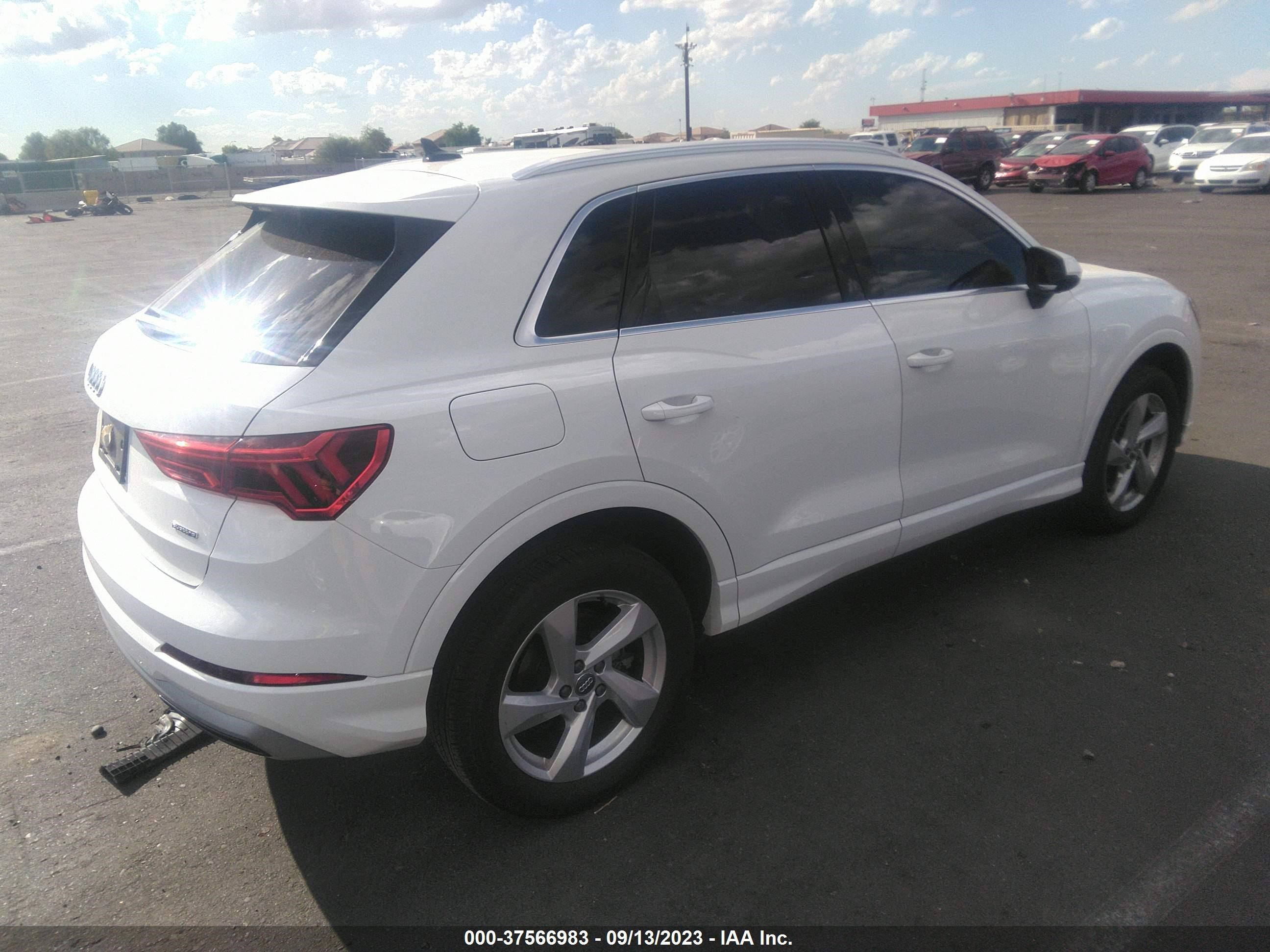 Photo 3 VIN: WA1AECF30K1079220 - AUDI Q3 