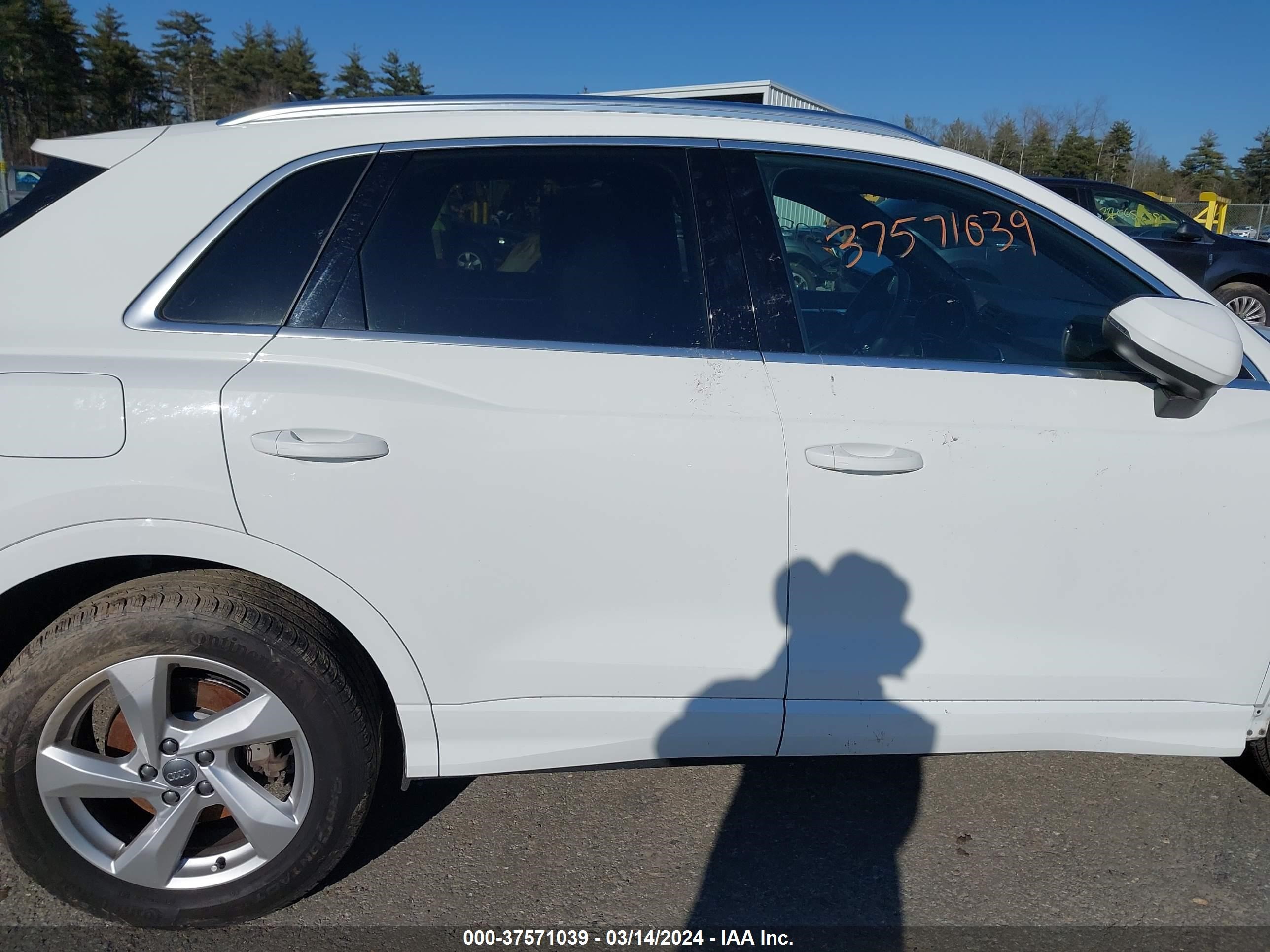 Photo 12 VIN: WA1AECF30L1075816 - AUDI Q3 