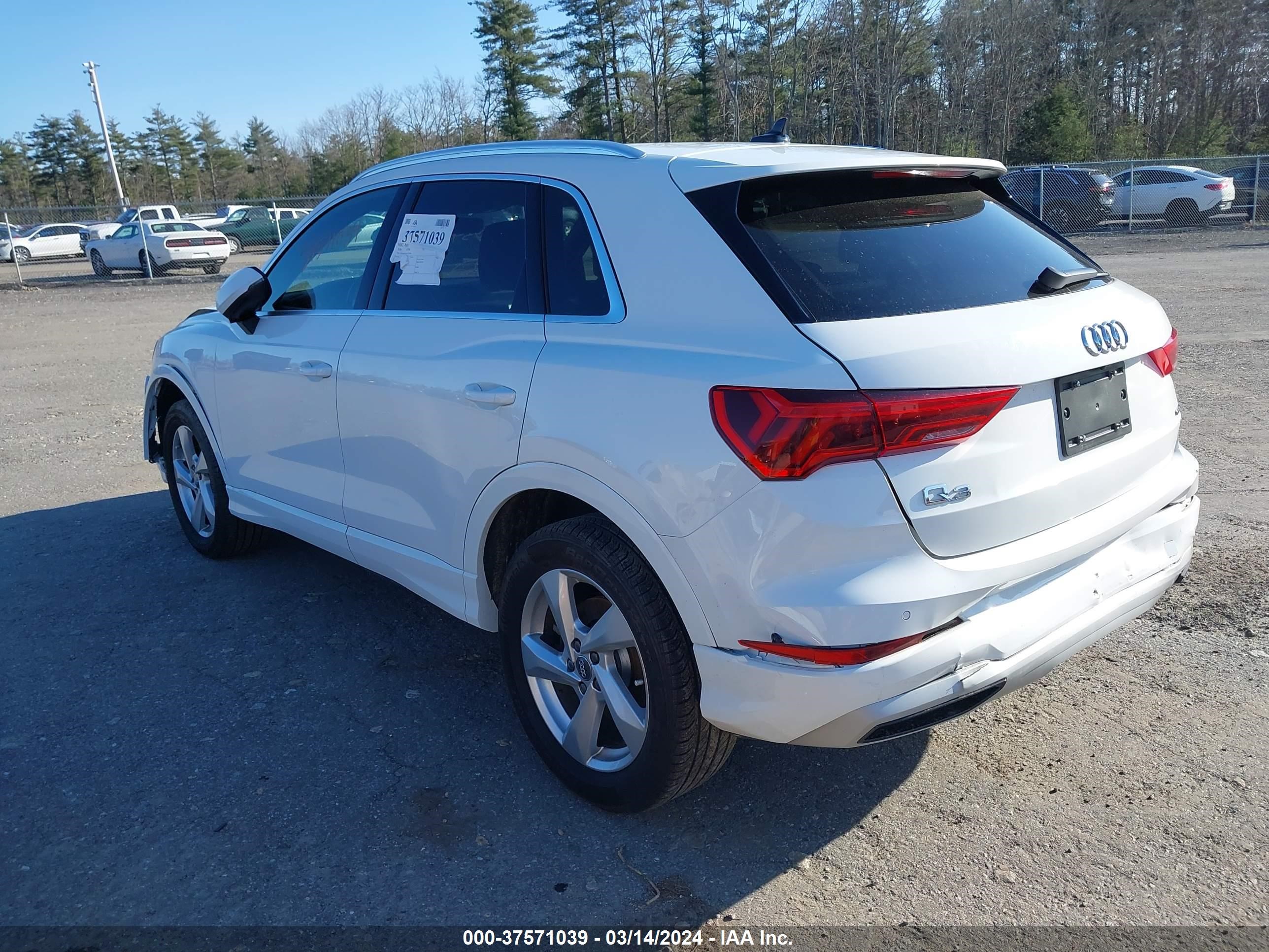 Photo 2 VIN: WA1AECF30L1075816 - AUDI Q3 