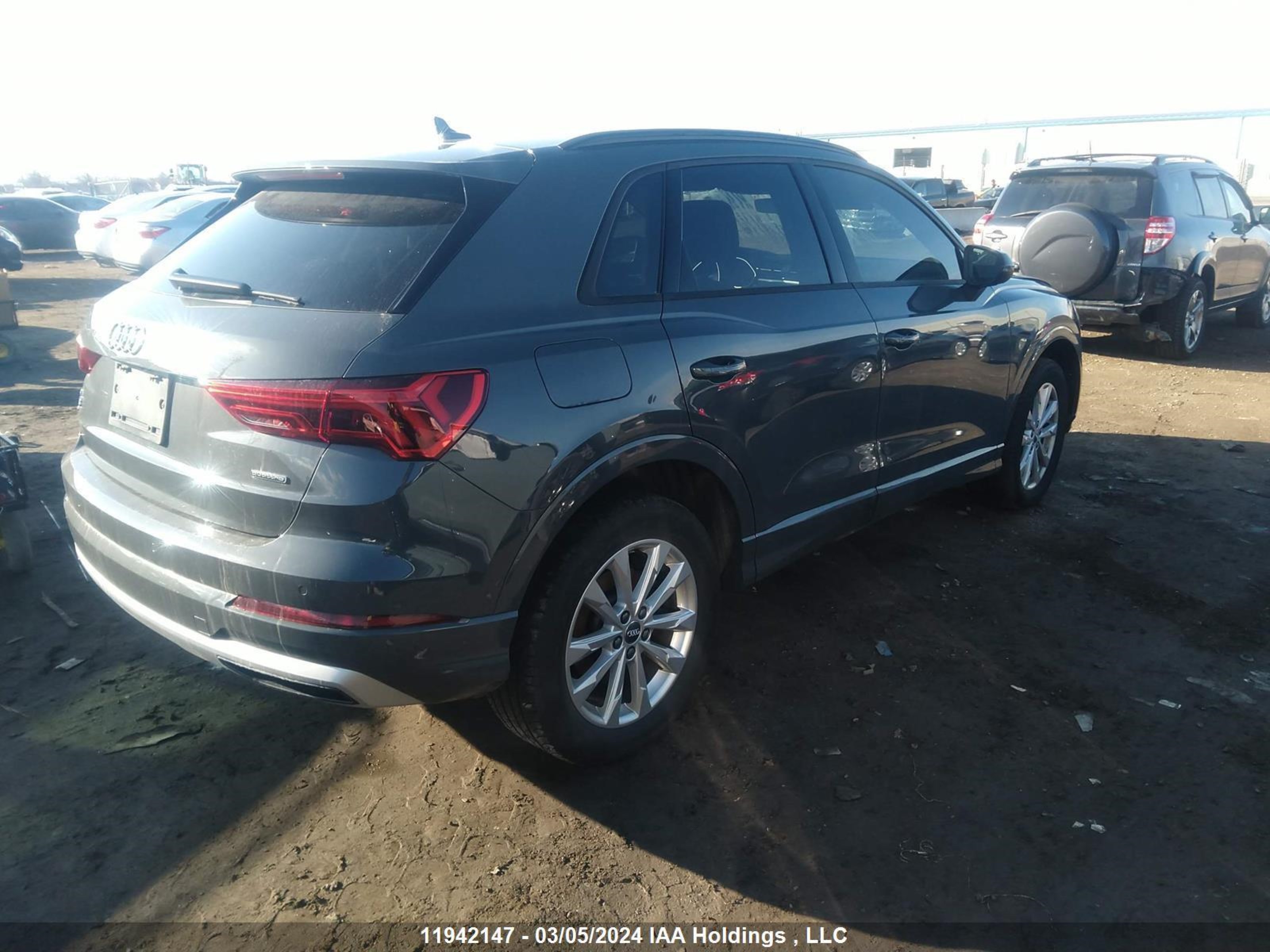 Photo 3 VIN: WA1AECF31L1058958 - AUDI Q3 