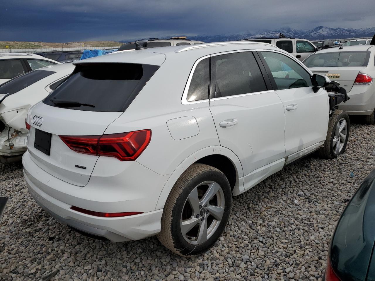 Photo 2 VIN: WA1AECF38L1031501 - AUDI Q3 