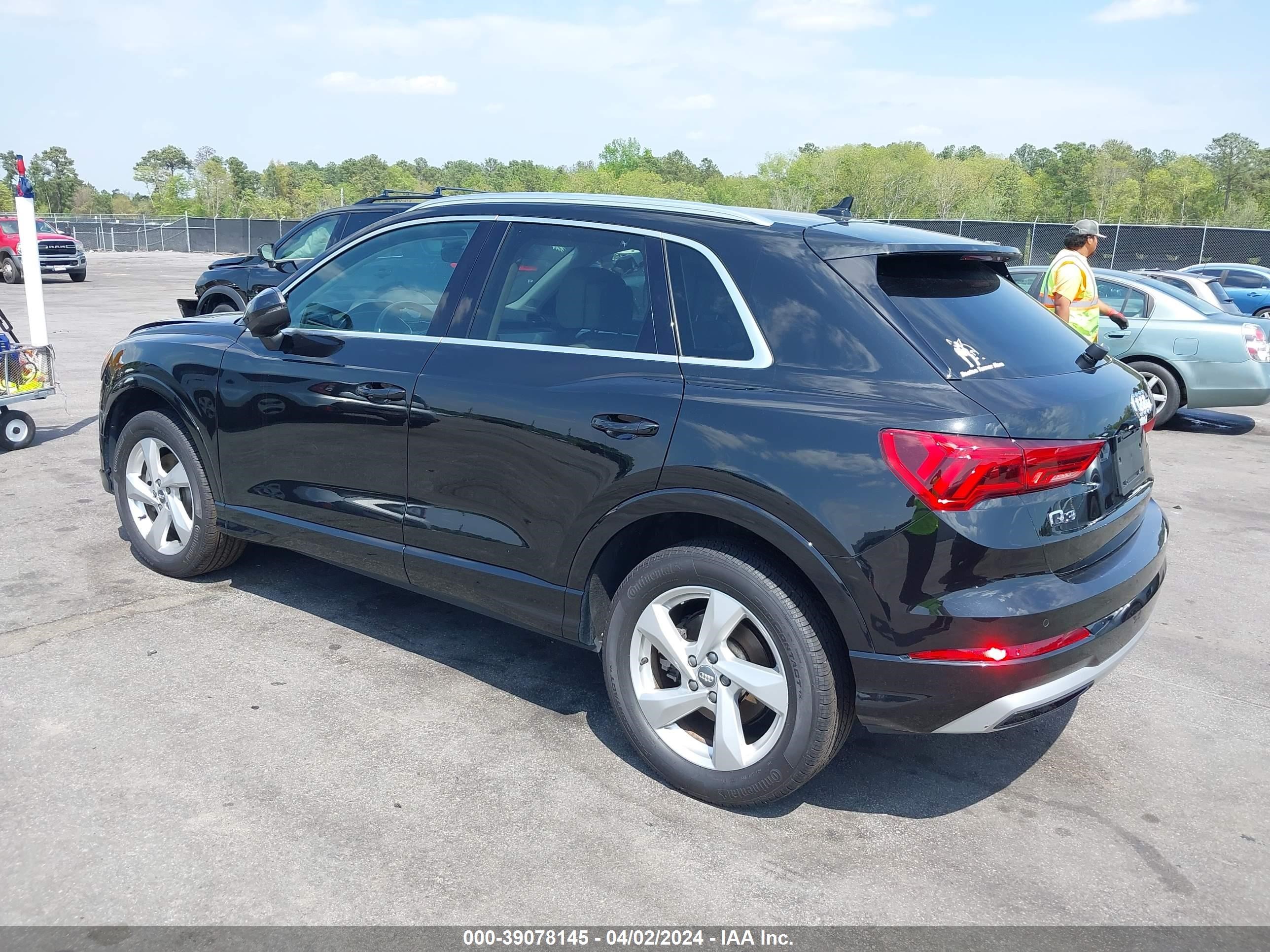 Photo 2 VIN: WA1AECF39L1079766 - AUDI Q3 