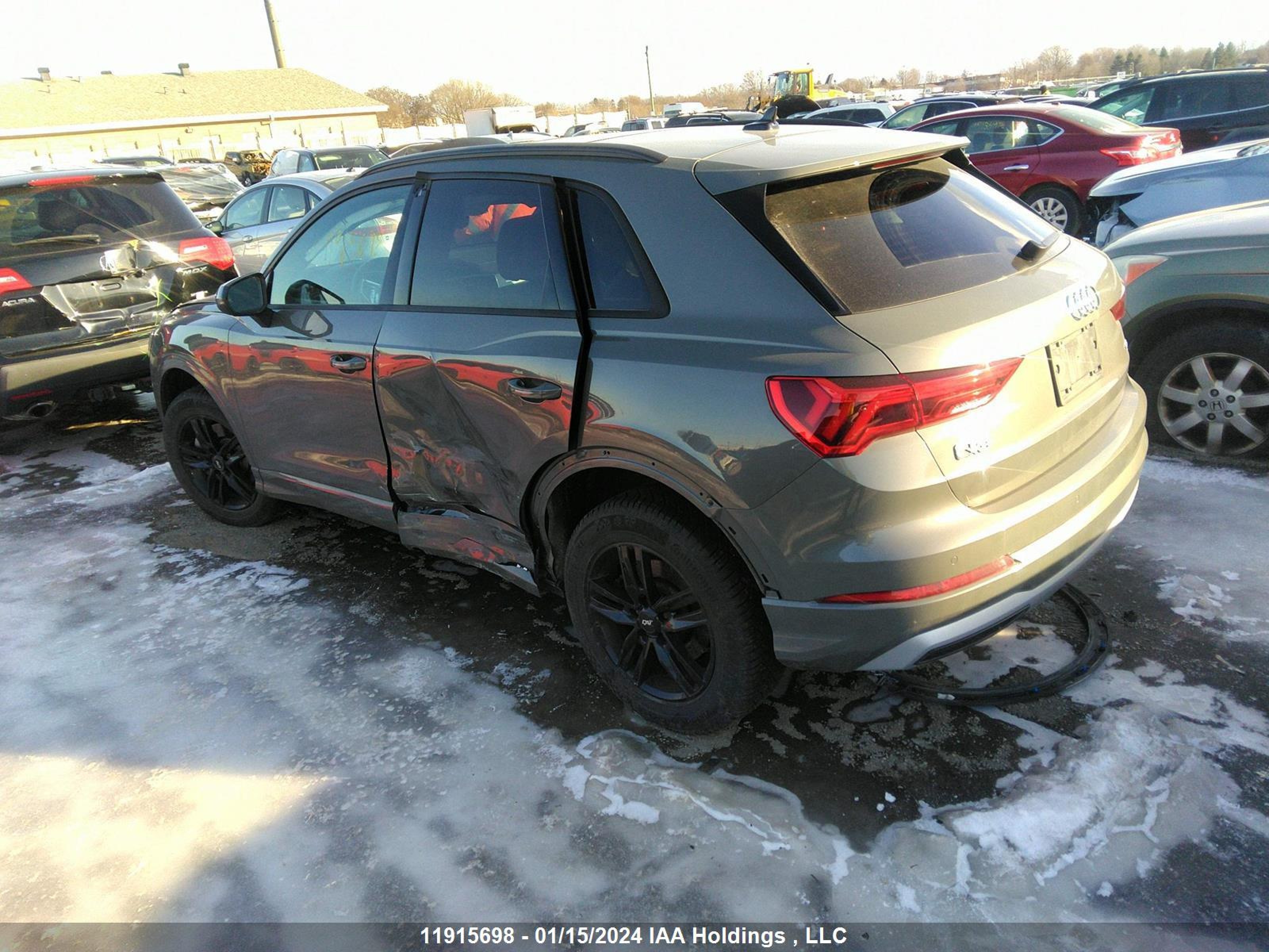 Photo 2 VIN: WA1AECF39M1023344 - AUDI Q3 