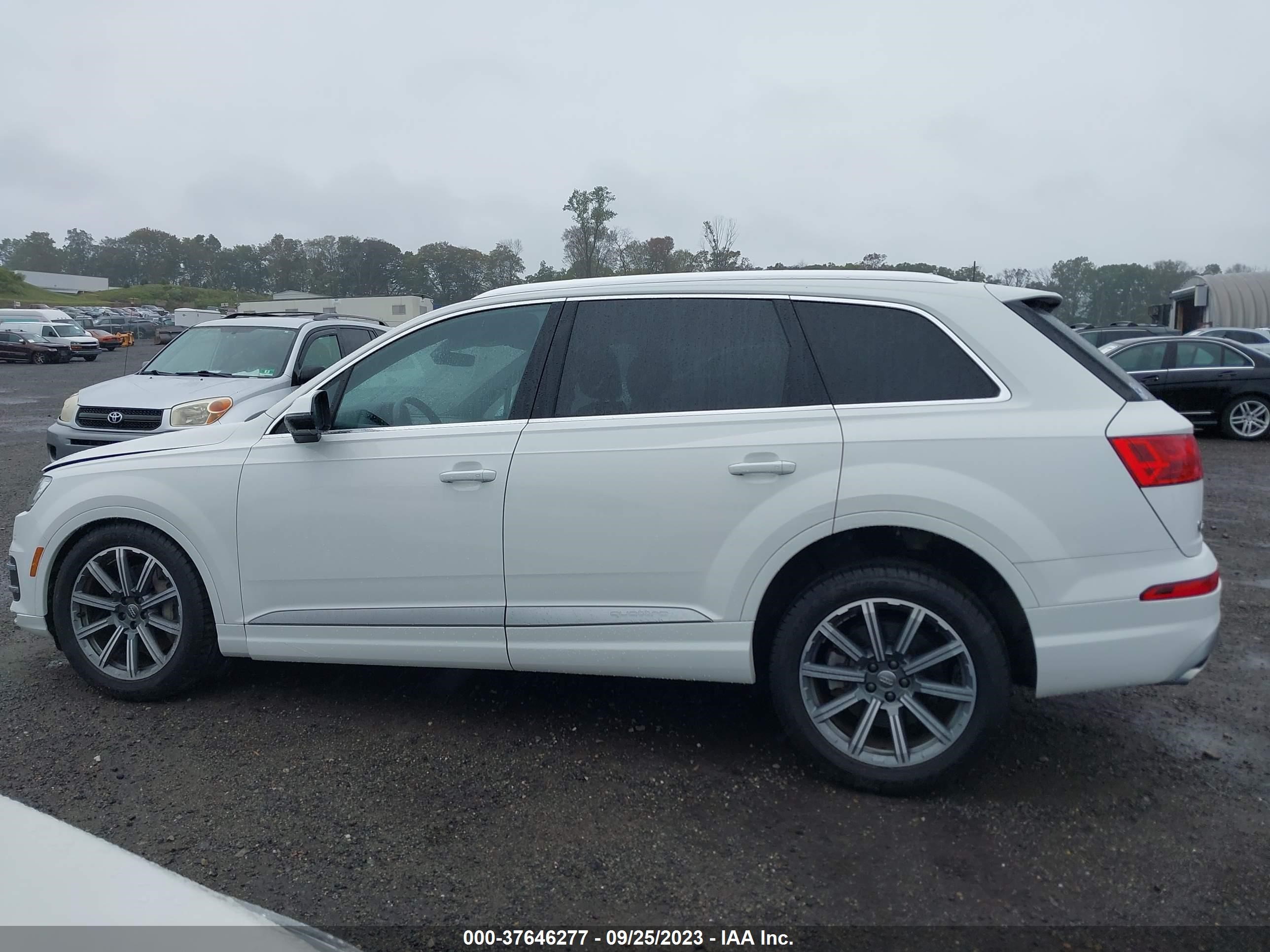 Photo 13 VIN: WA1AHAF7XHD058235 - AUDI Q7 