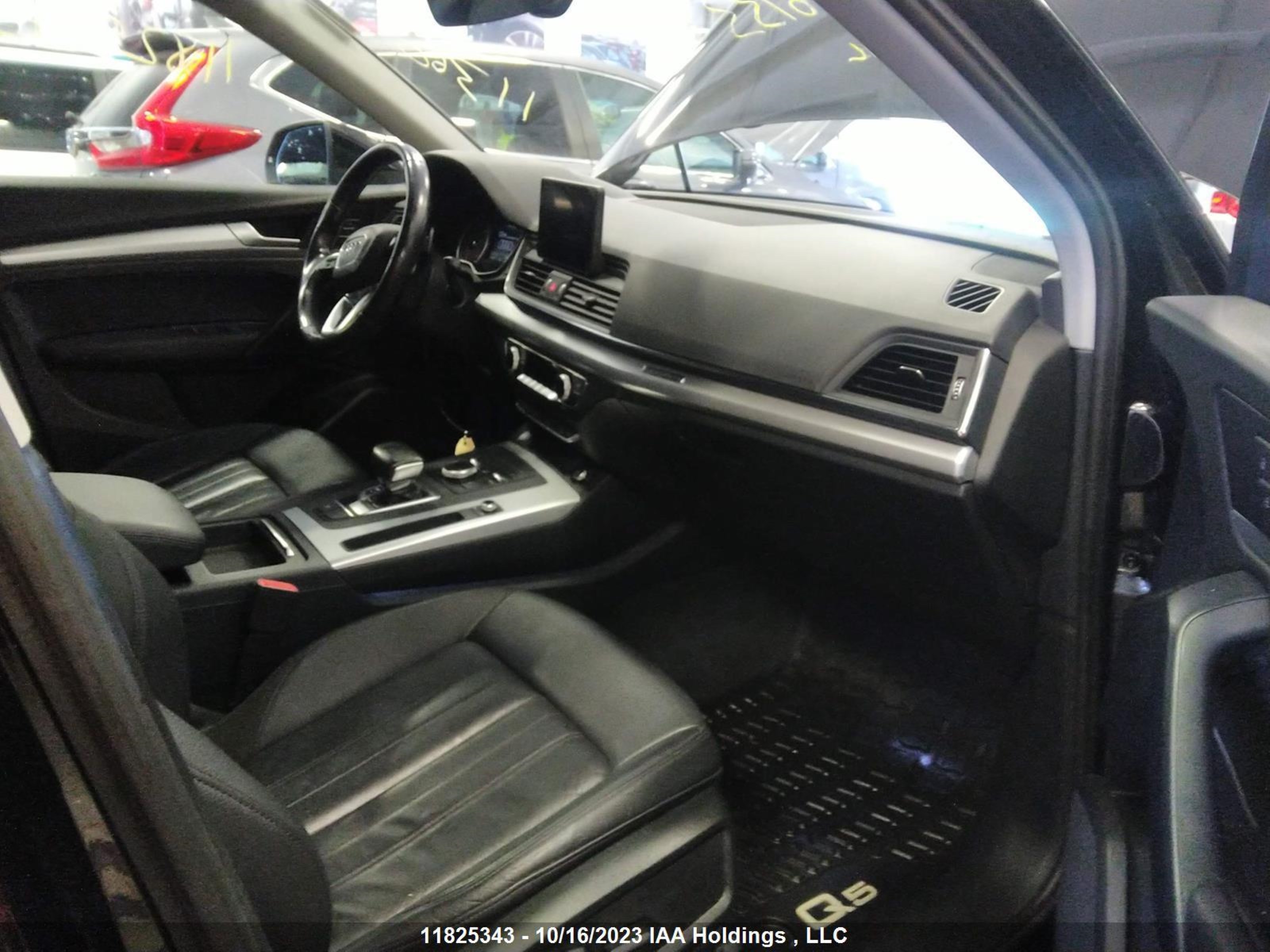 Photo 4 VIN: WA1ANAFY4J2002956 - AUDI Q5 