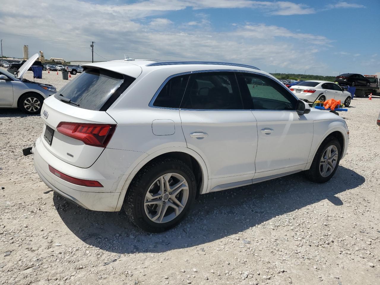 Photo 2 VIN: WA1ANAFY4K2095351 - AUDI Q5 