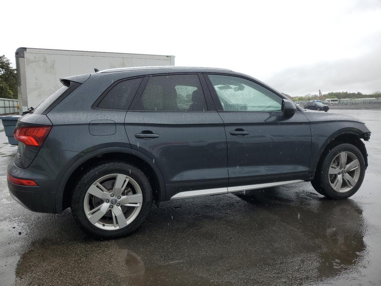 Photo 2 VIN: WA1ANAFY5J2032368 - AUDI Q5 