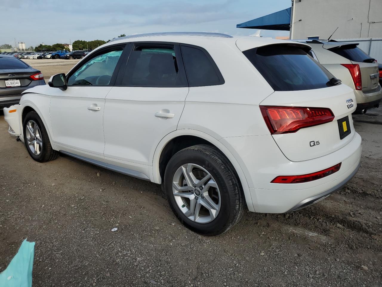 Photo 1 VIN: WA1ANAFY5J2236068 - AUDI Q5 