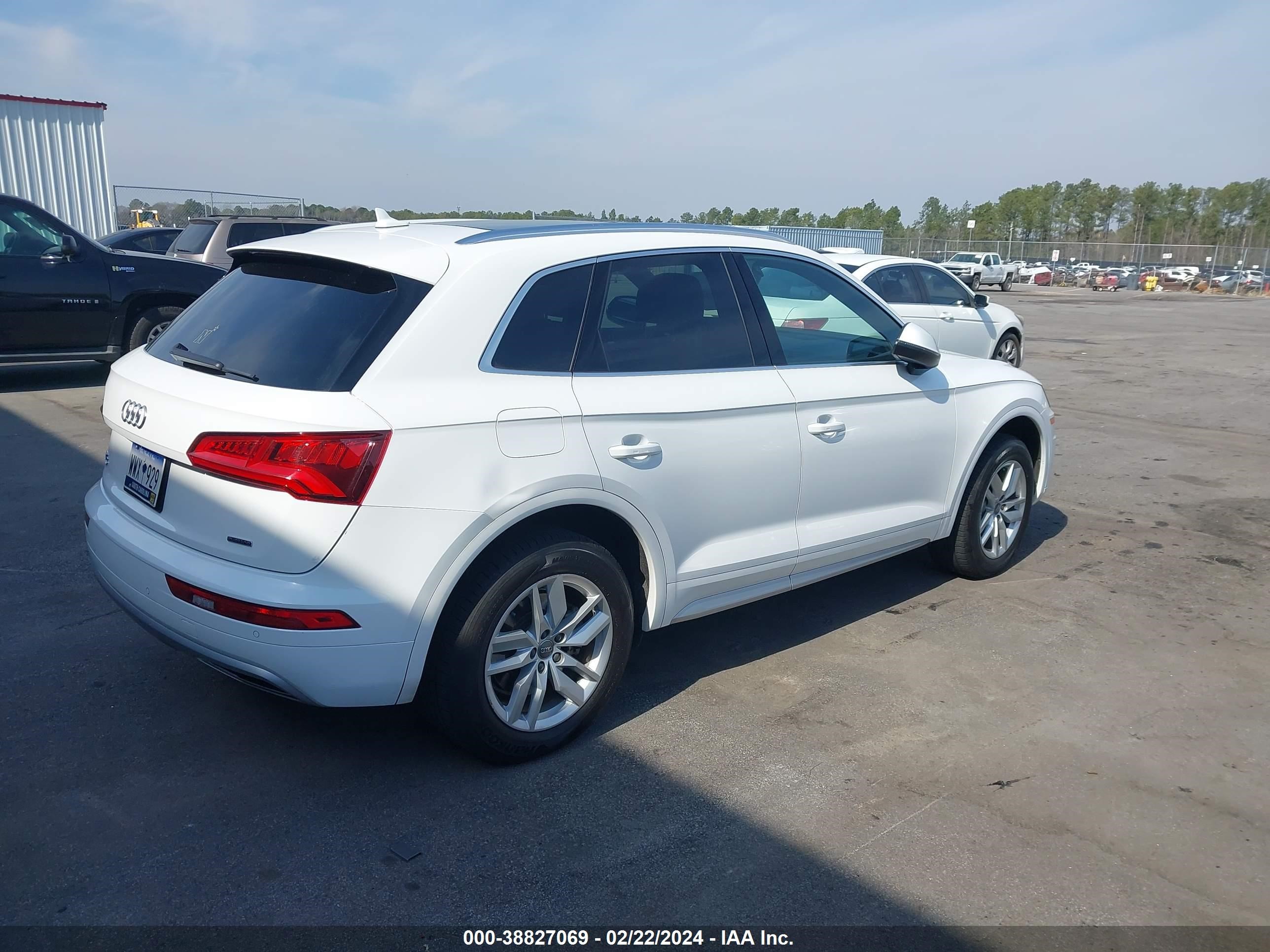 Photo 3 VIN: WA1ANAFY8L2022923 - AUDI Q5 