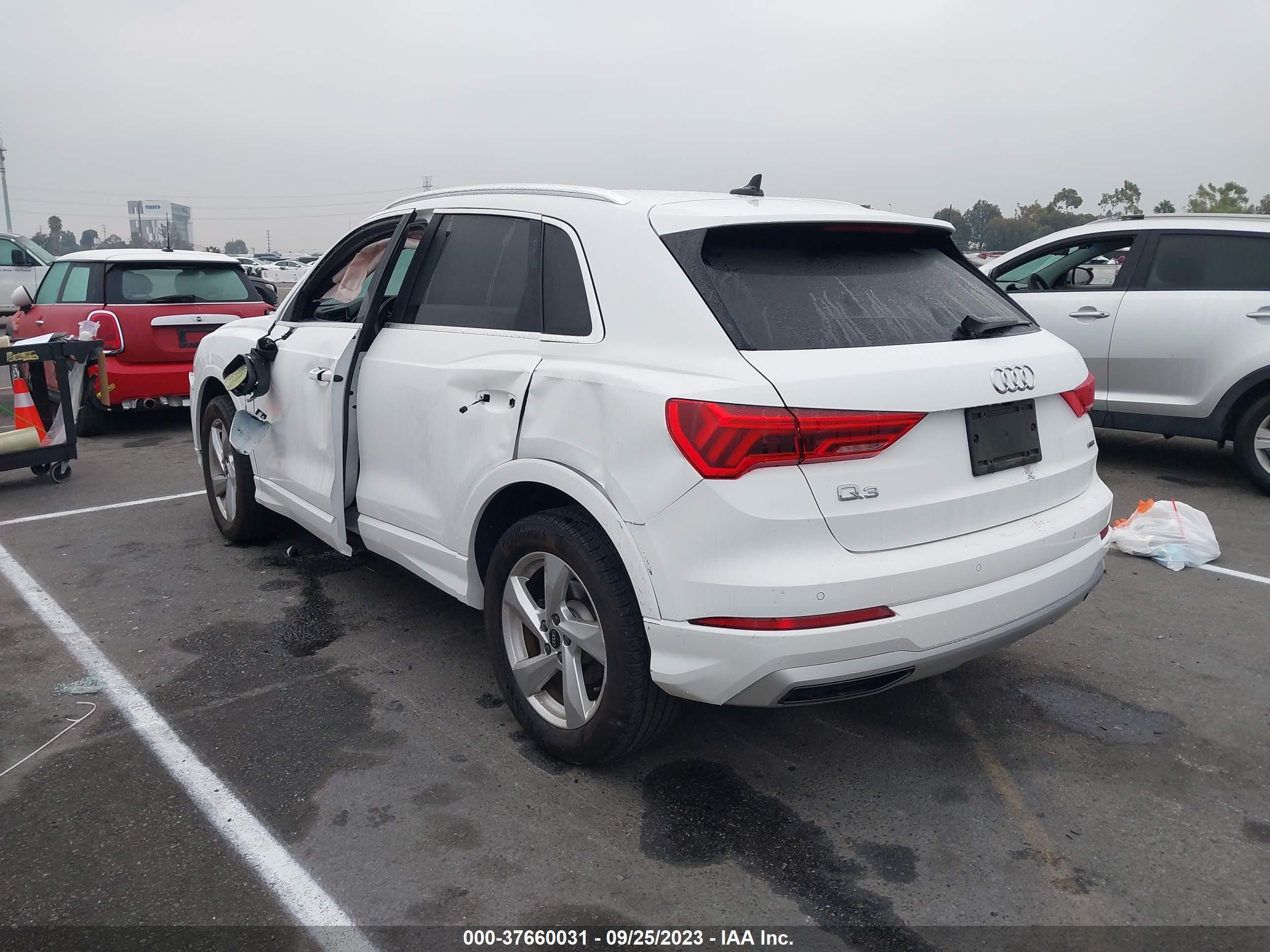 Photo 2 VIN: WA1AUCF39M1095342 - AUDI Q3 