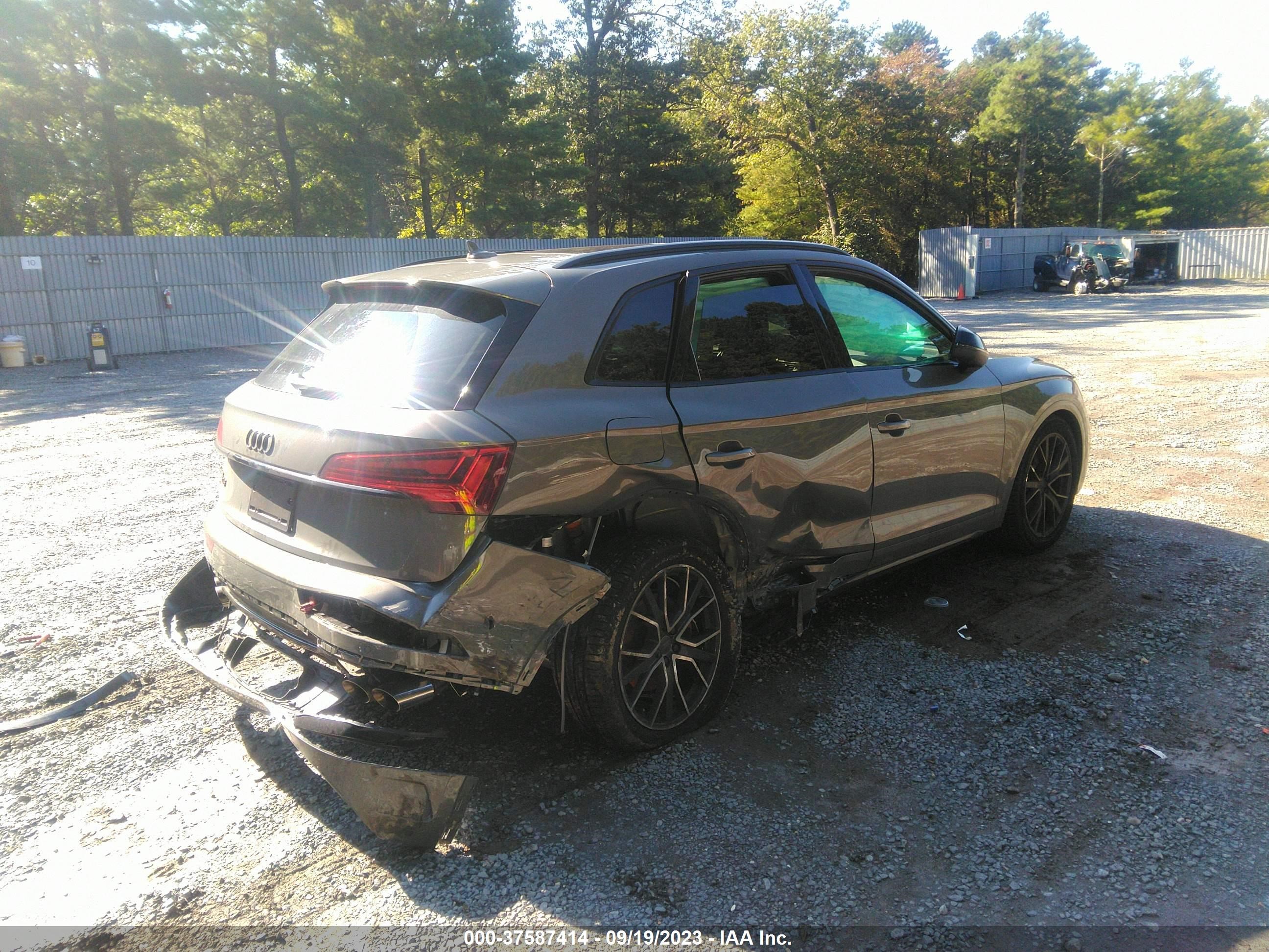 Photo 3 VIN: WA1B4AFY1P2126733 - AUDI SQ5 