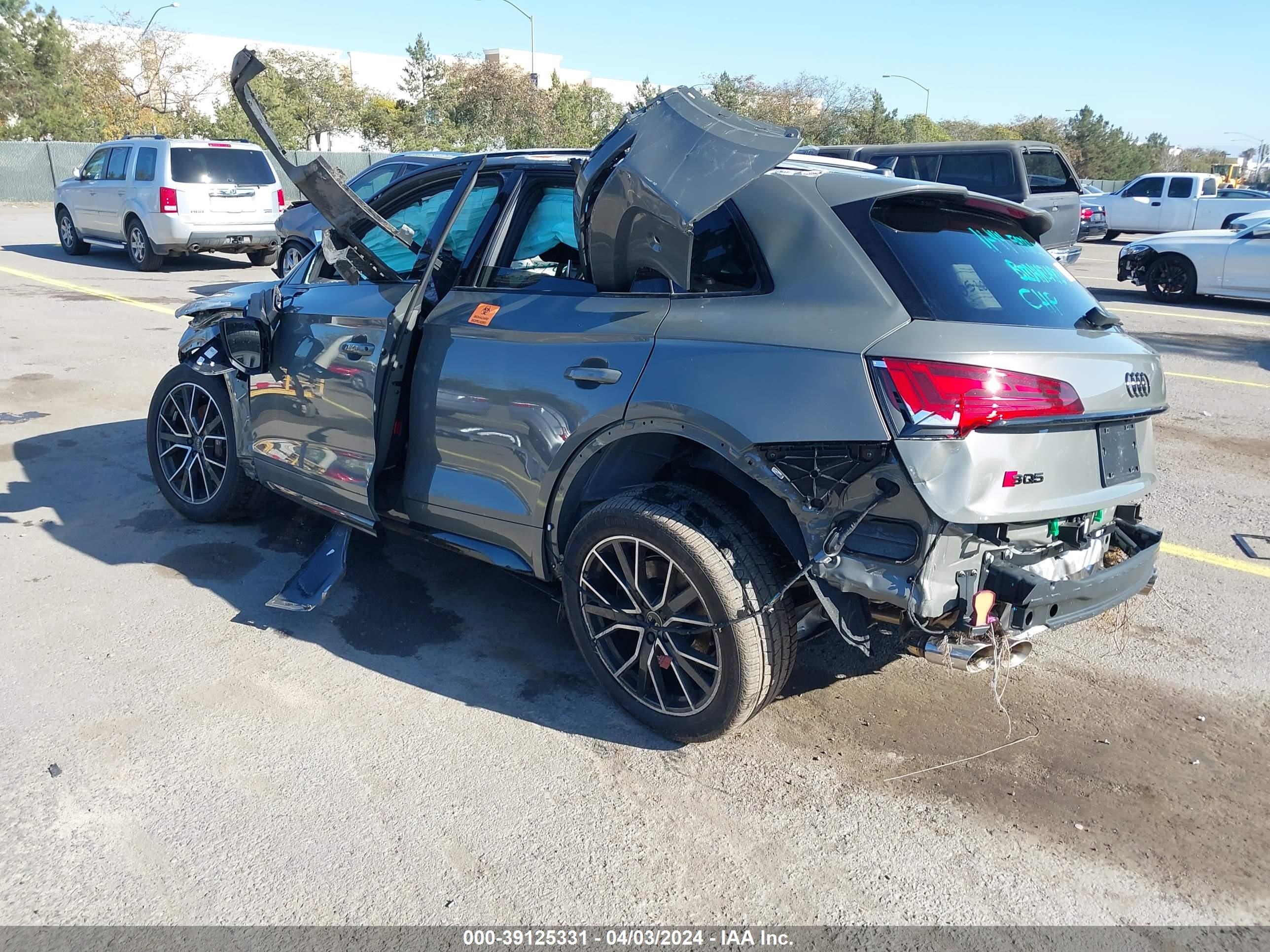 Photo 2 VIN: WA1B4AFY3R2027091 - AUDI SQ5 