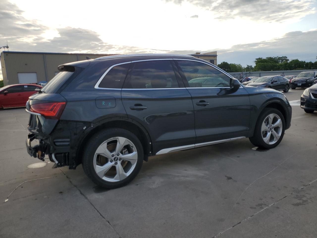 Photo 2 VIN: WA1BAAFY7M2061777 - AUDI Q5 