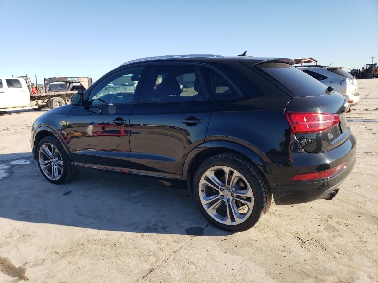 Photo 1 VIN: WA1BCCFS1JR003779 - AUDI Q3 