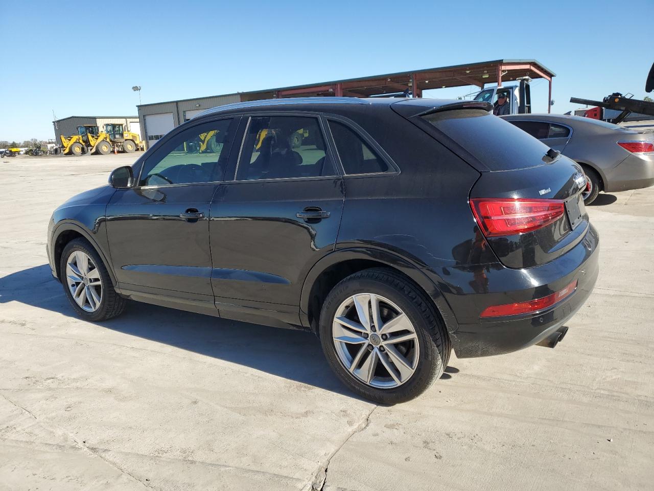 Photo 1 VIN: WA1BCCFS2HR002814 - AUDI Q3 