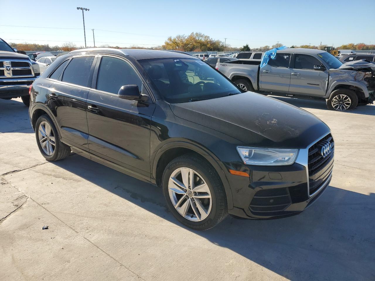 Photo 3 VIN: WA1BCCFS2HR002814 - AUDI Q3 