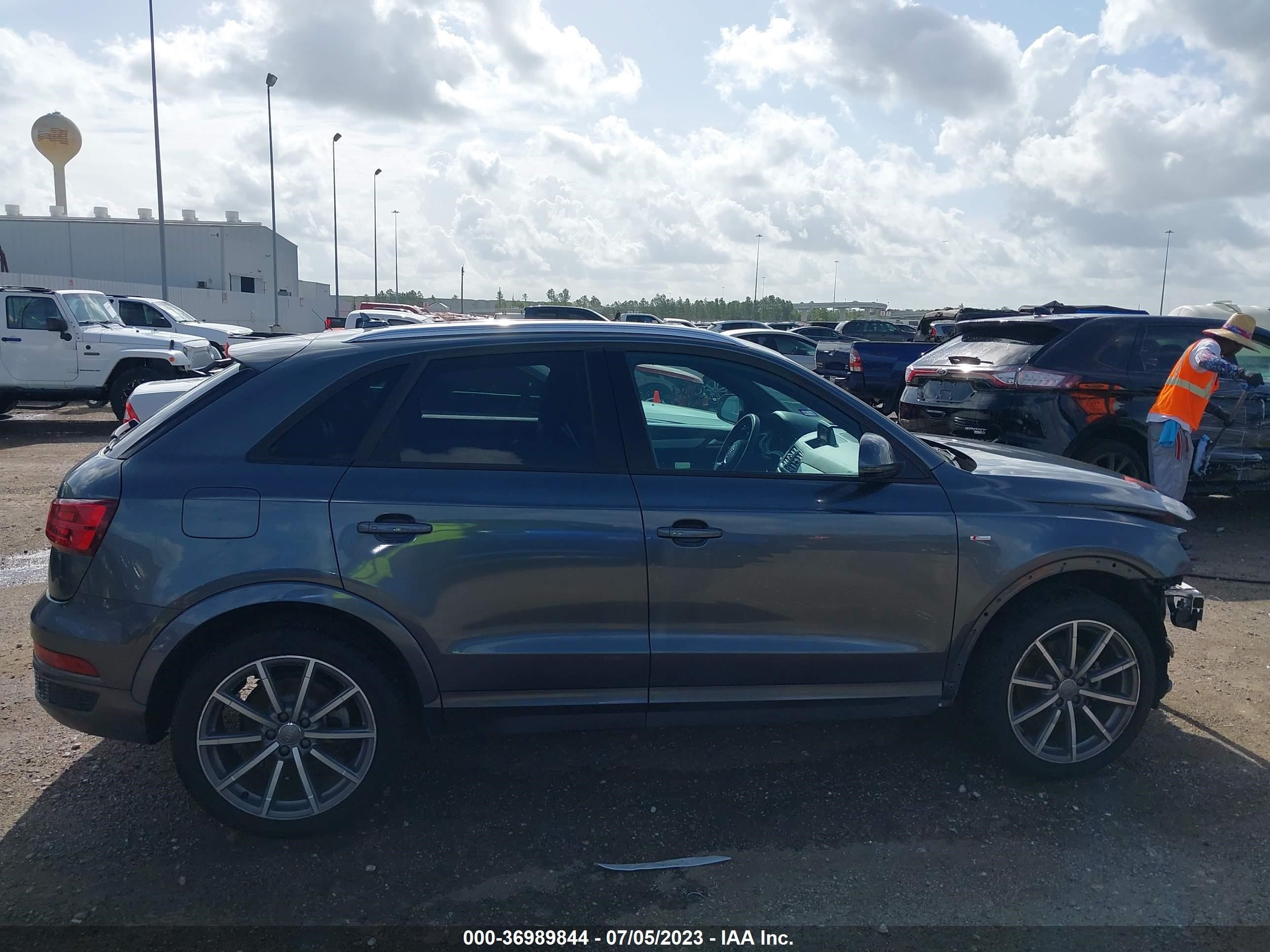 Photo 13 VIN: WA1BCCFS2JR028559 - AUDI Q3 