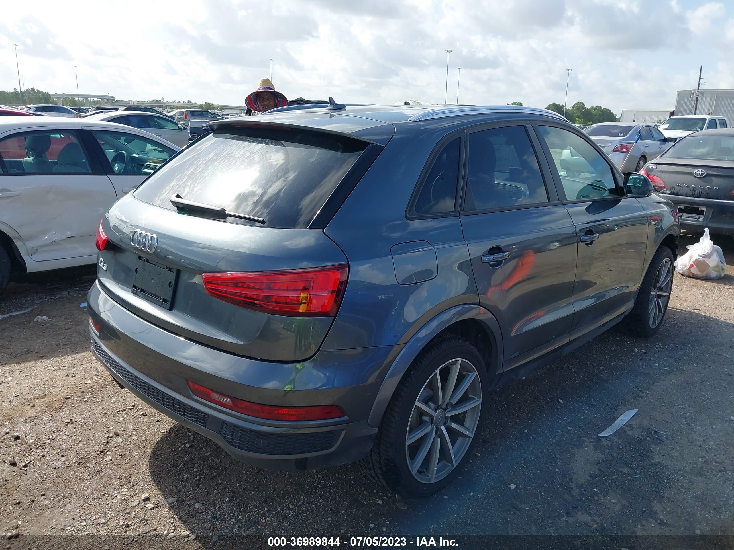 Photo 3 VIN: WA1BCCFS2JR028559 - AUDI Q3 