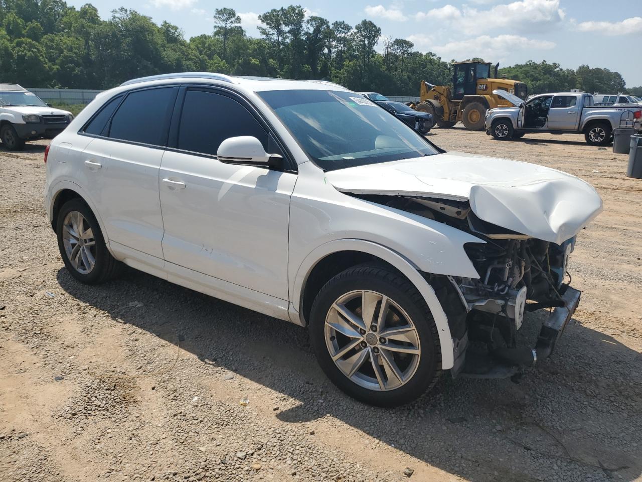 Photo 3 VIN: WA1BCCFS6JR030007 - AUDI Q3 