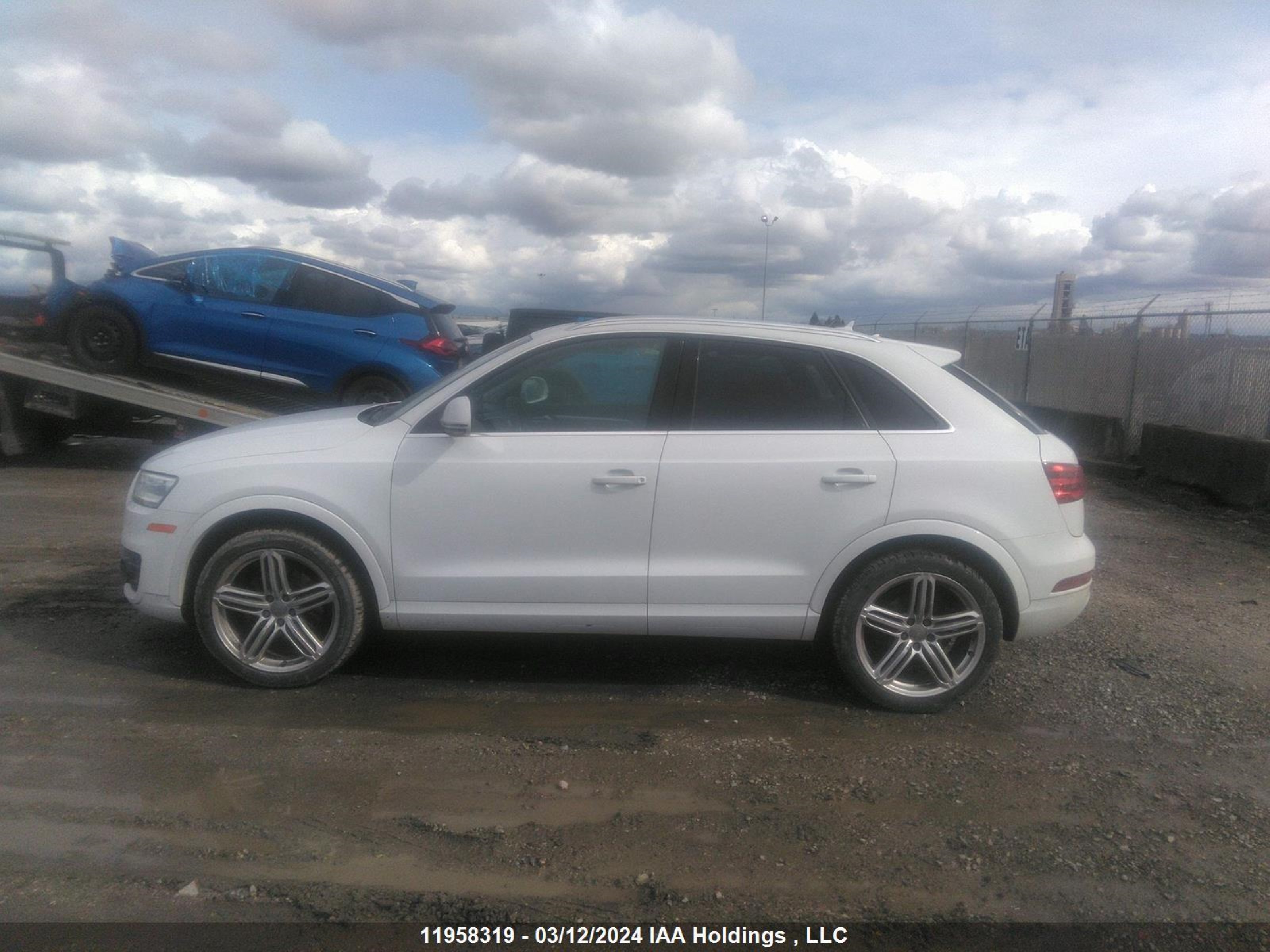 Photo 14 VIN: WA1BFEFS9FR006147 - AUDI Q3 