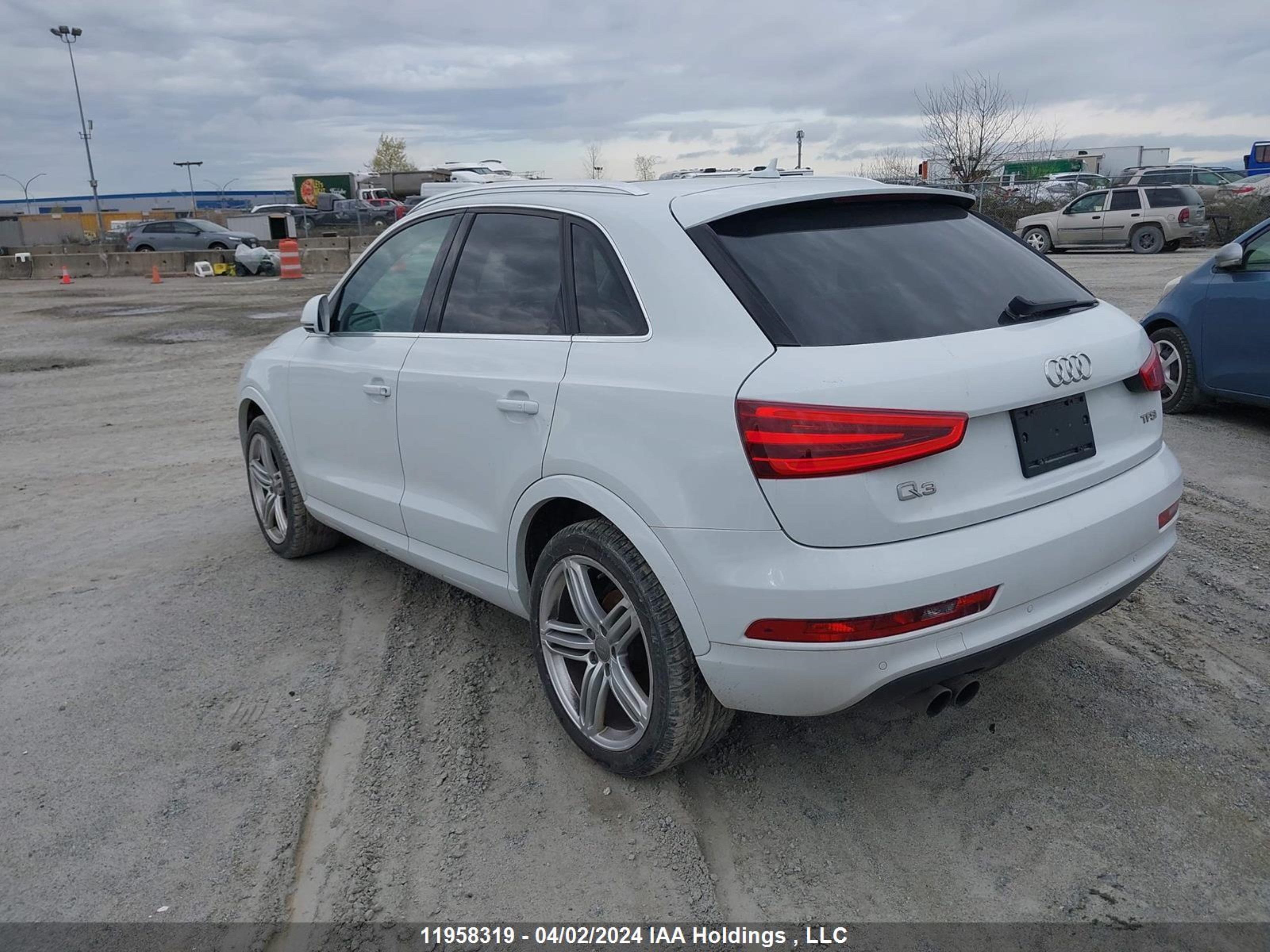 Photo 2 VIN: WA1BFEFS9FR006147 - AUDI Q3 