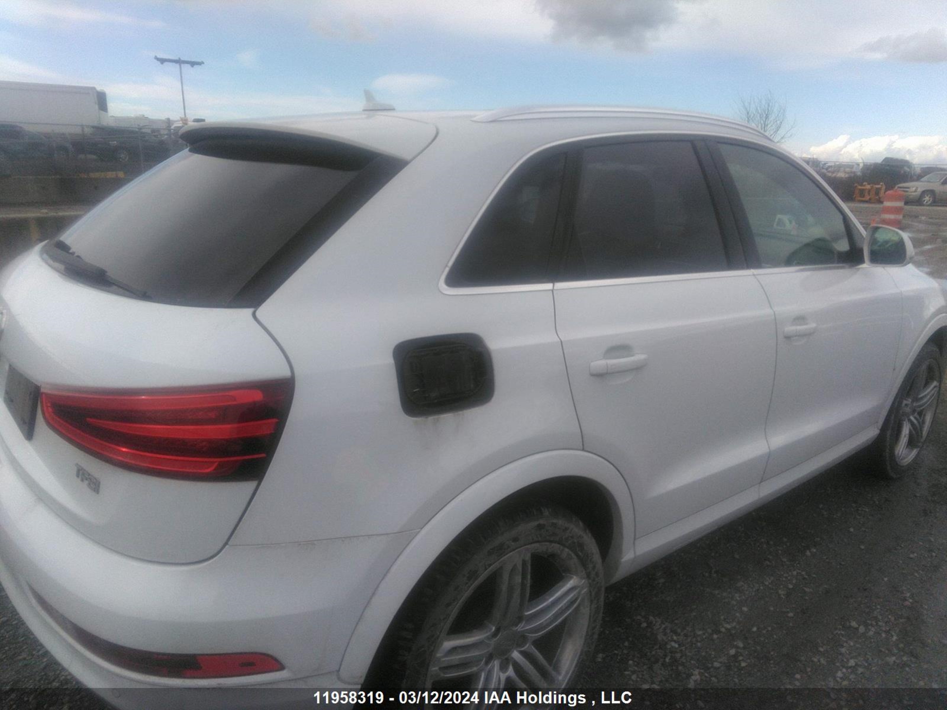 Photo 5 VIN: WA1BFEFS9FR006147 - AUDI Q3 