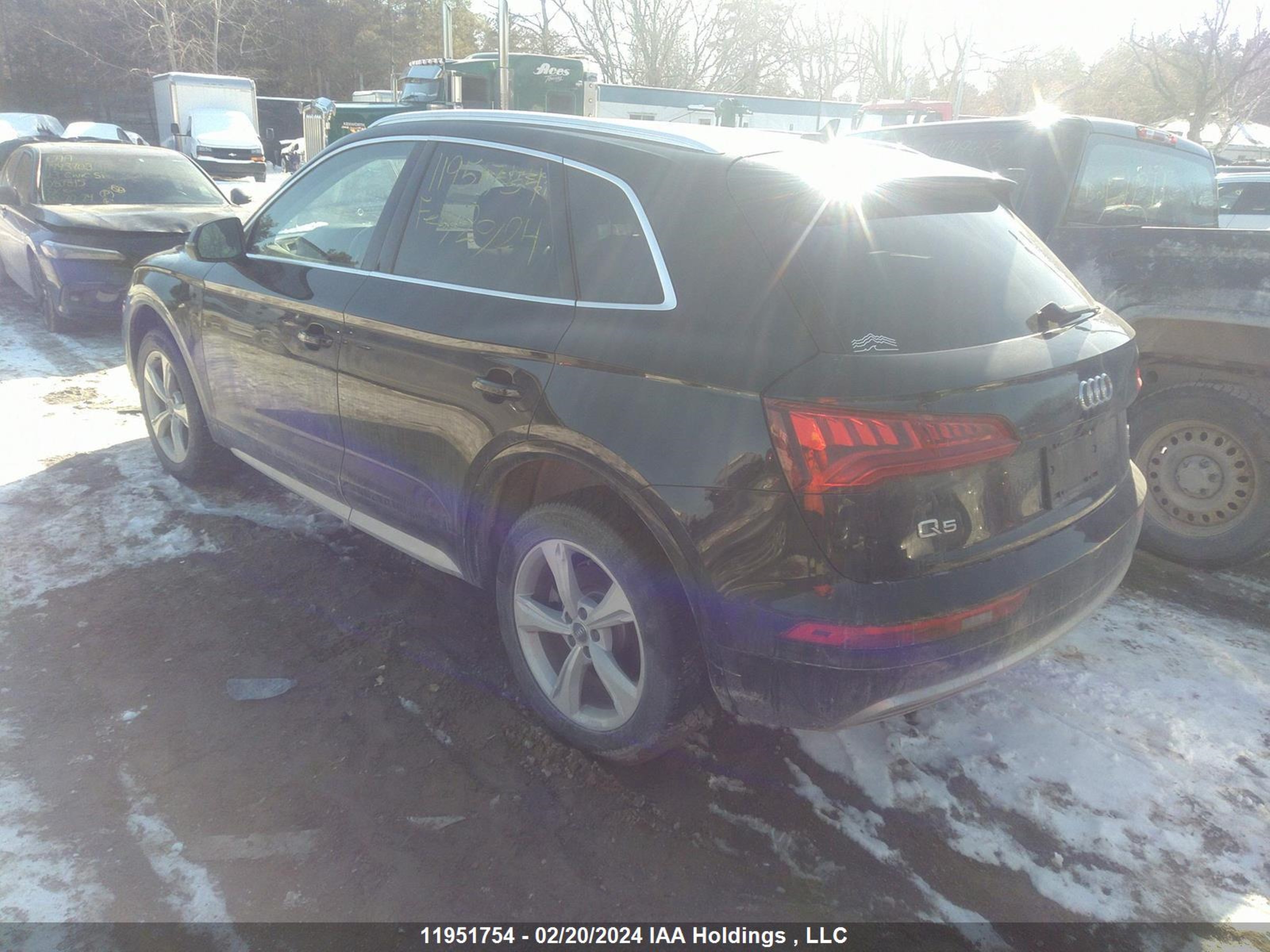 Photo 2 VIN: WA1BNAFY0J2003011 - AUDI Q5 