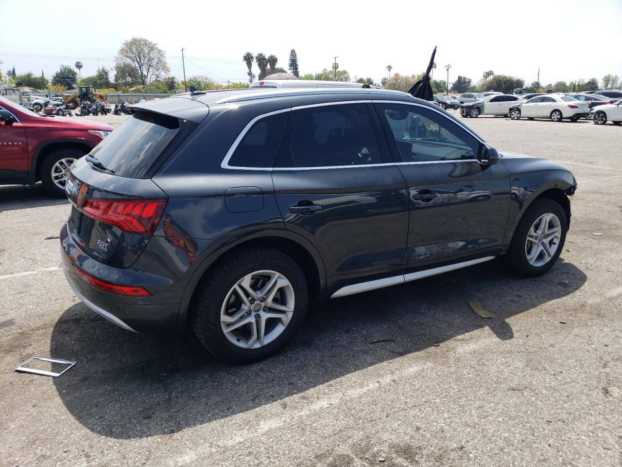 Photo 2 VIN: WA1BNAFY1J2220700 - AUDI Q5 