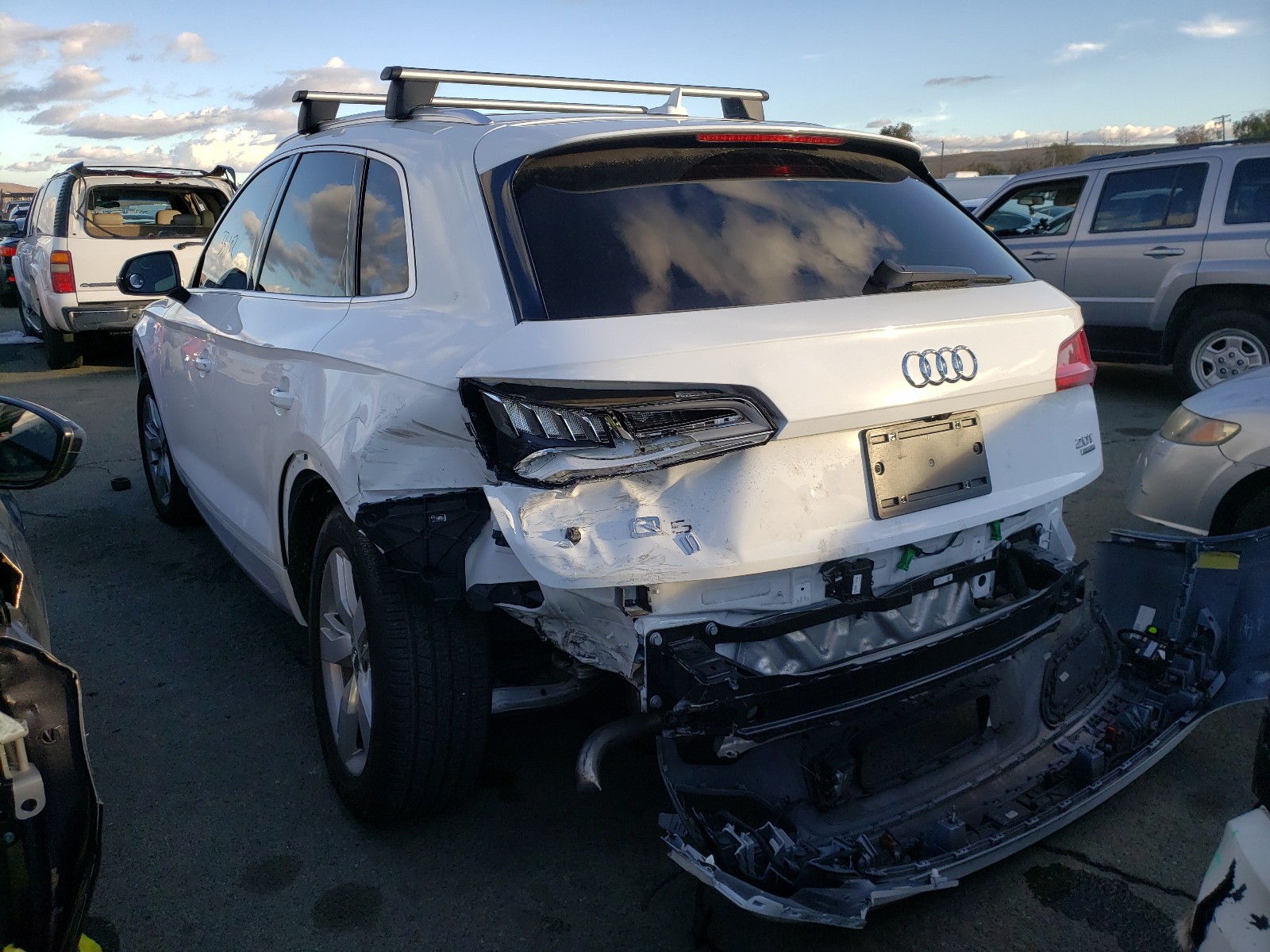 Photo 2 VIN: WA1BNAFY2J2019176 - AUDI Q5 