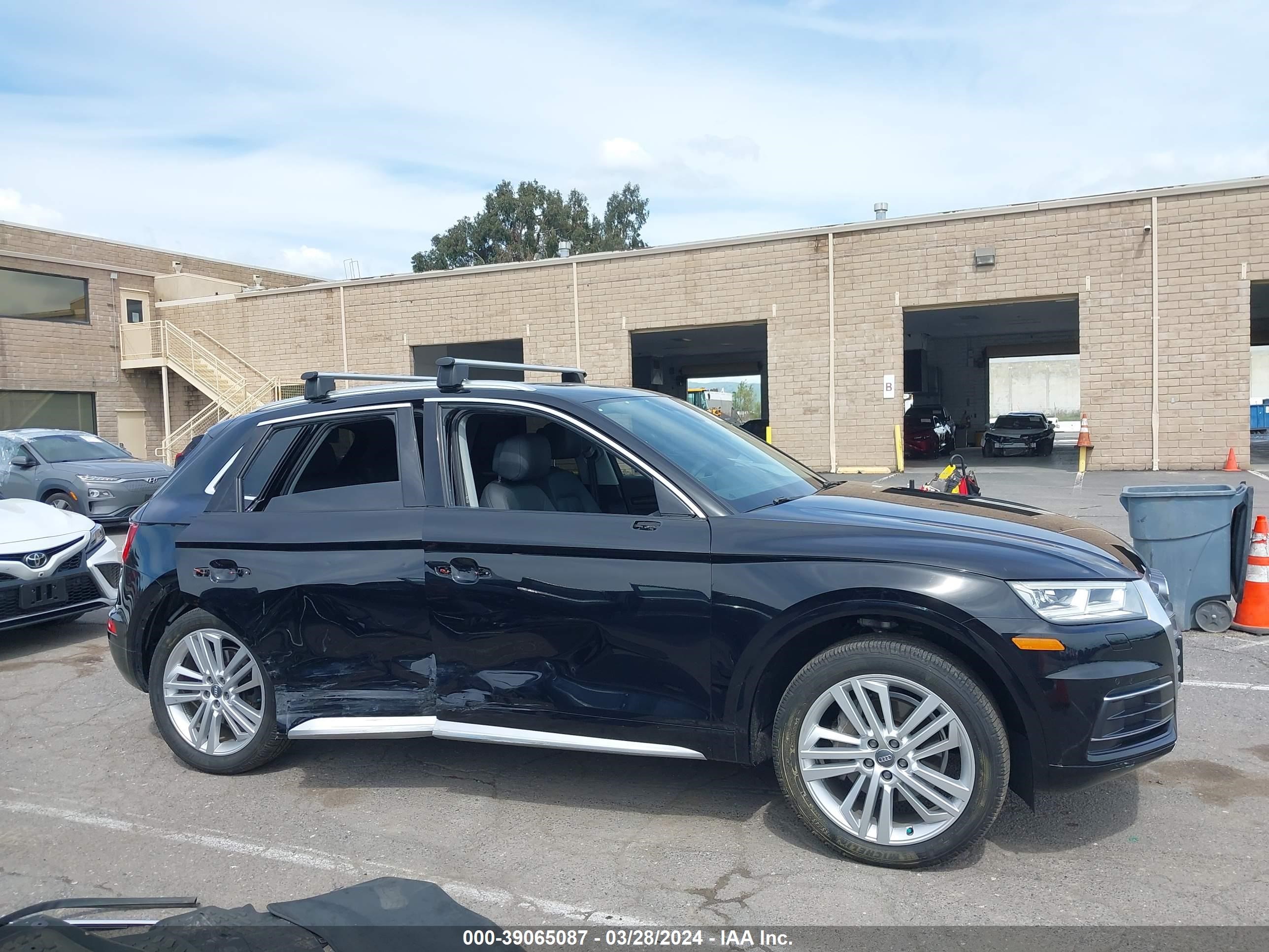 Photo 12 VIN: WA1BNAFY2K2036903 - AUDI Q5 