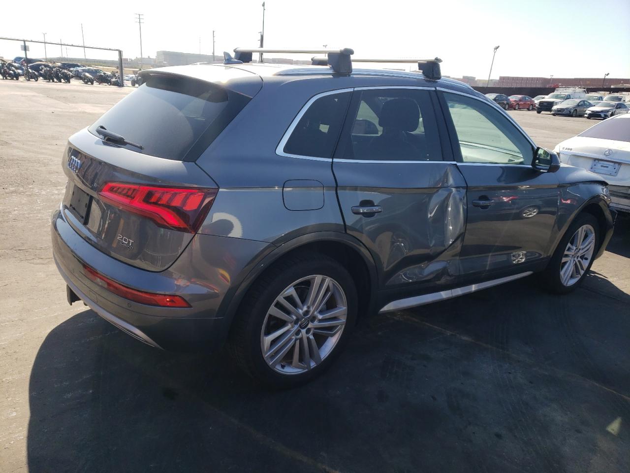 Photo 2 VIN: WA1BNAFY3J2014827 - AUDI Q5 