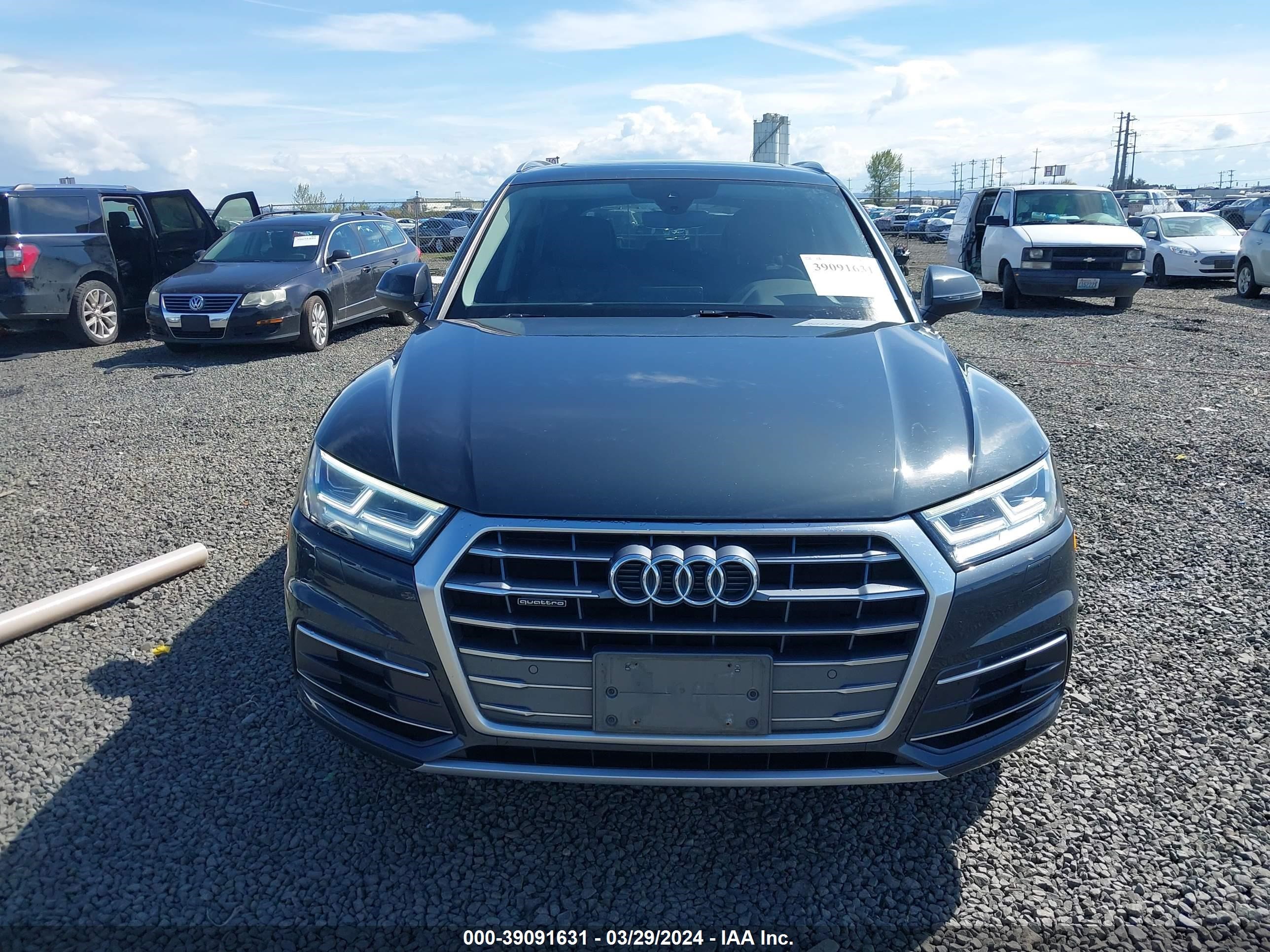 Photo 11 VIN: WA1BNAFY4J2084000 - AUDI Q5 