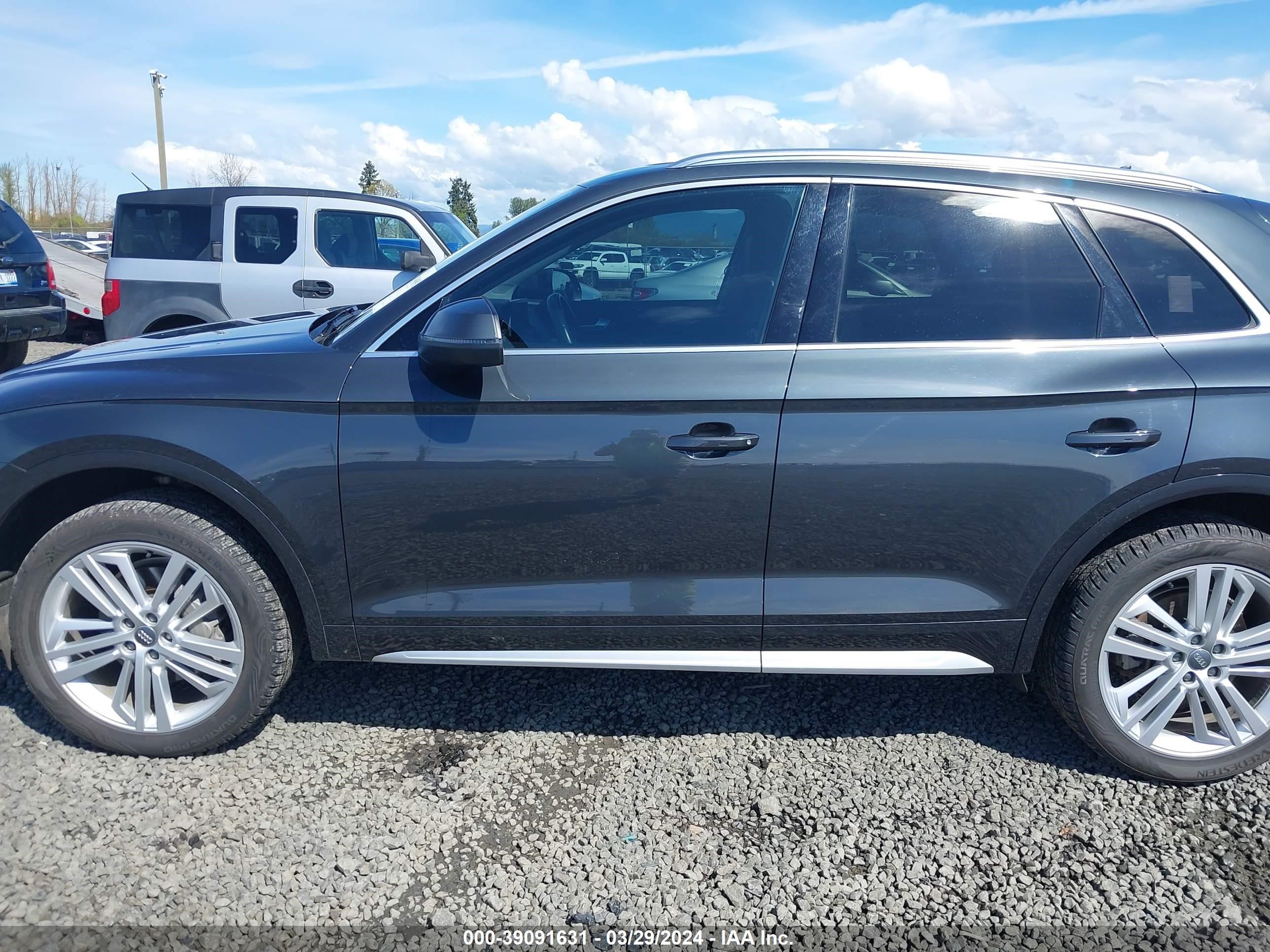 Photo 13 VIN: WA1BNAFY4J2084000 - AUDI Q5 