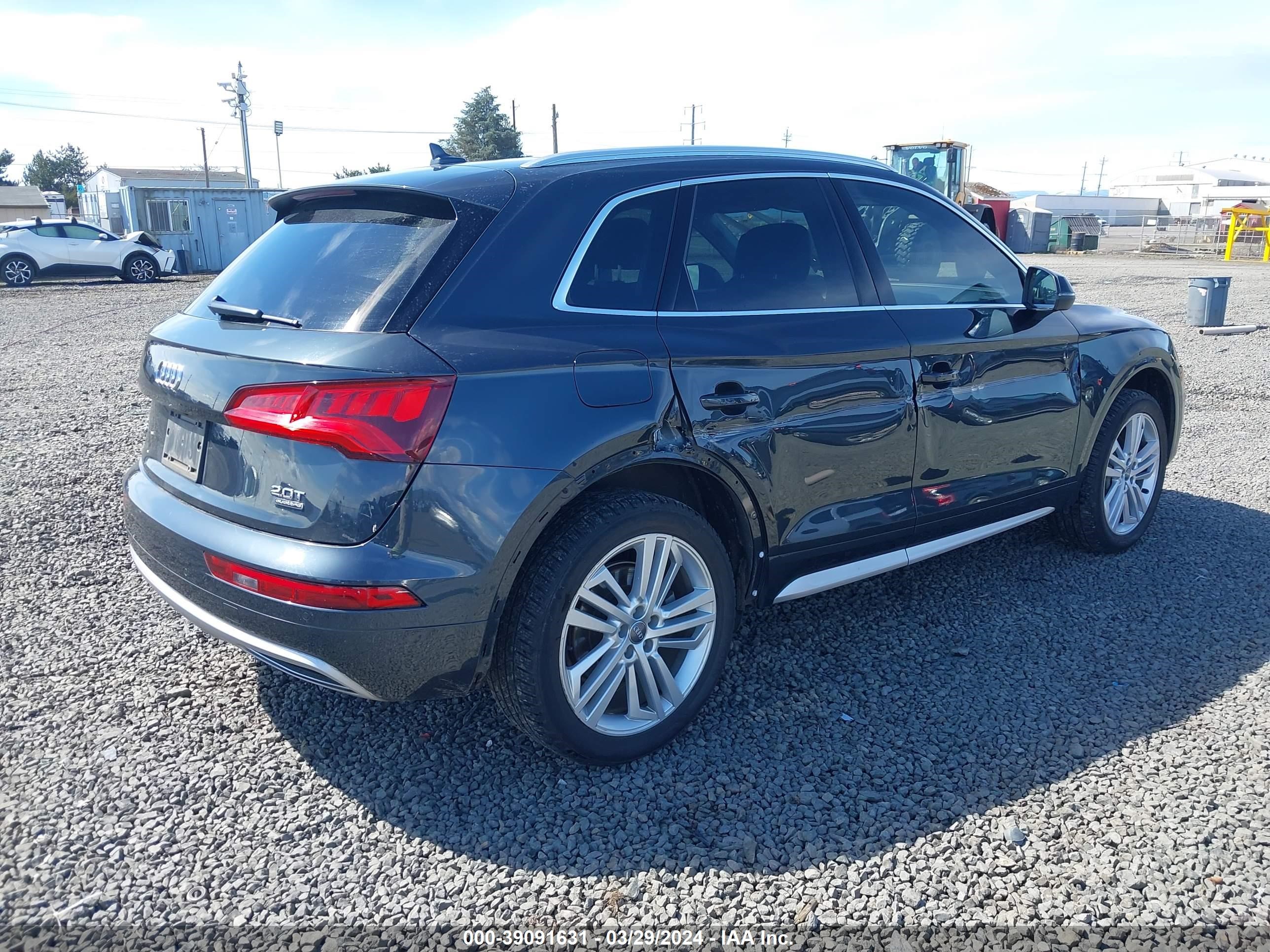 Photo 3 VIN: WA1BNAFY4J2084000 - AUDI Q5 