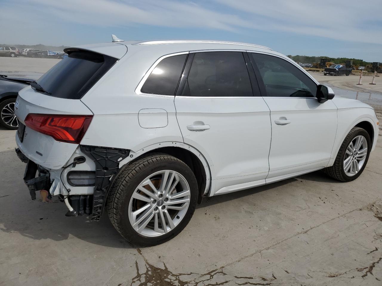 Photo 2 VIN: WA1BNAFY4K2028804 - AUDI Q5 