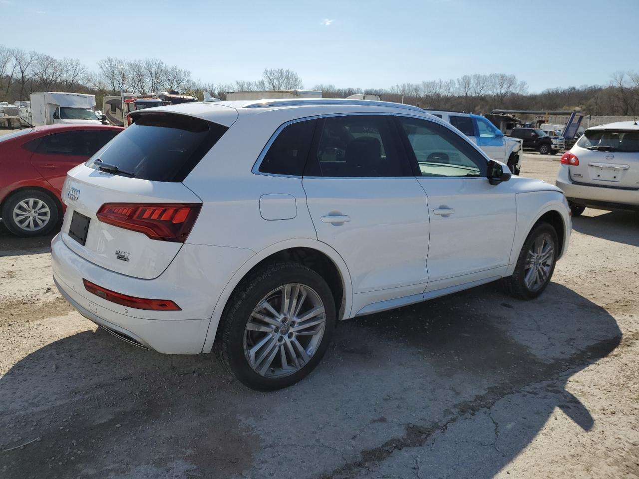 Photo 2 VIN: WA1BNAFY6J2088839 - AUDI Q5 