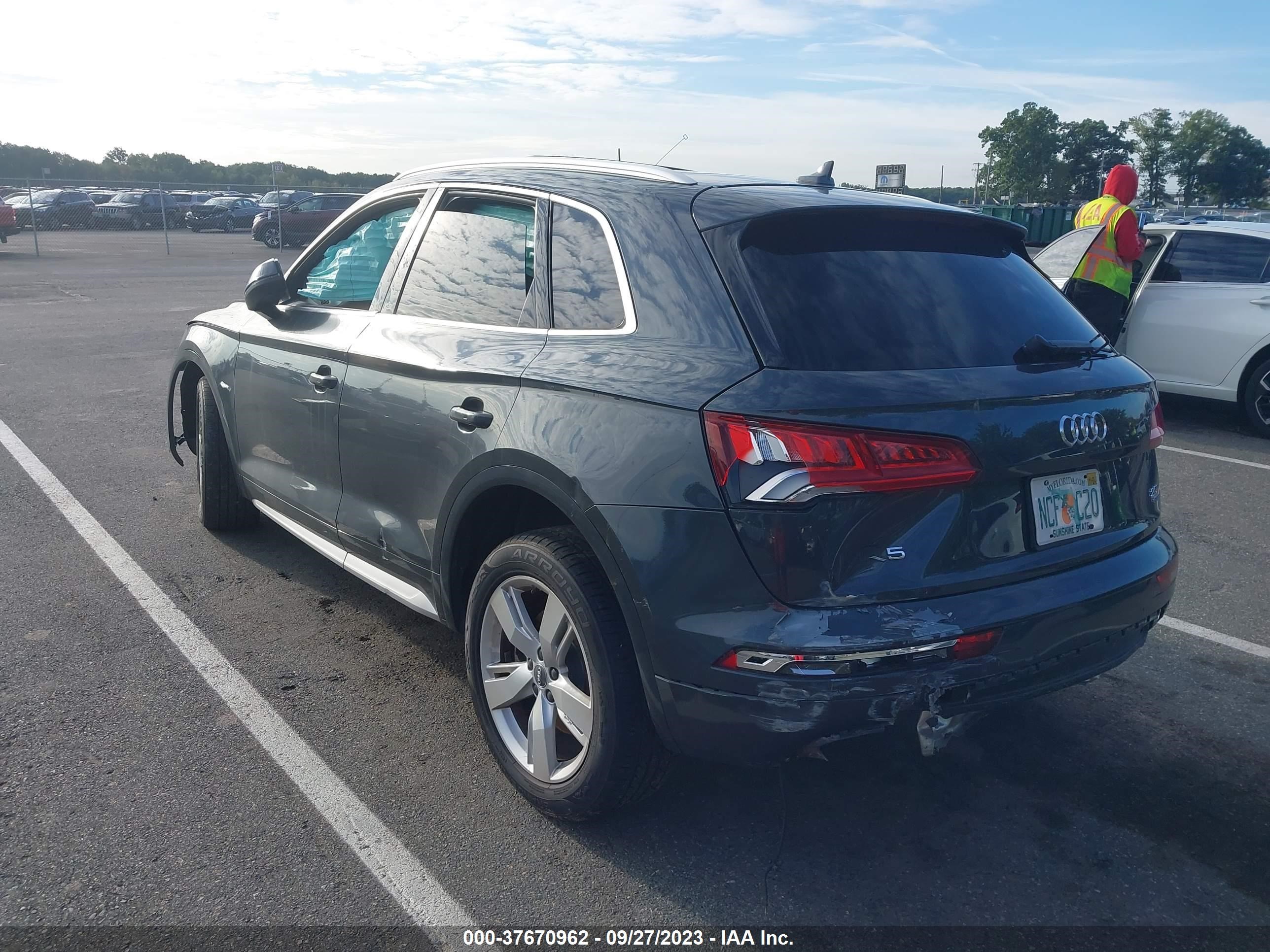 Photo 2 VIN: WA1BNAFY6J2171834 - AUDI Q5 