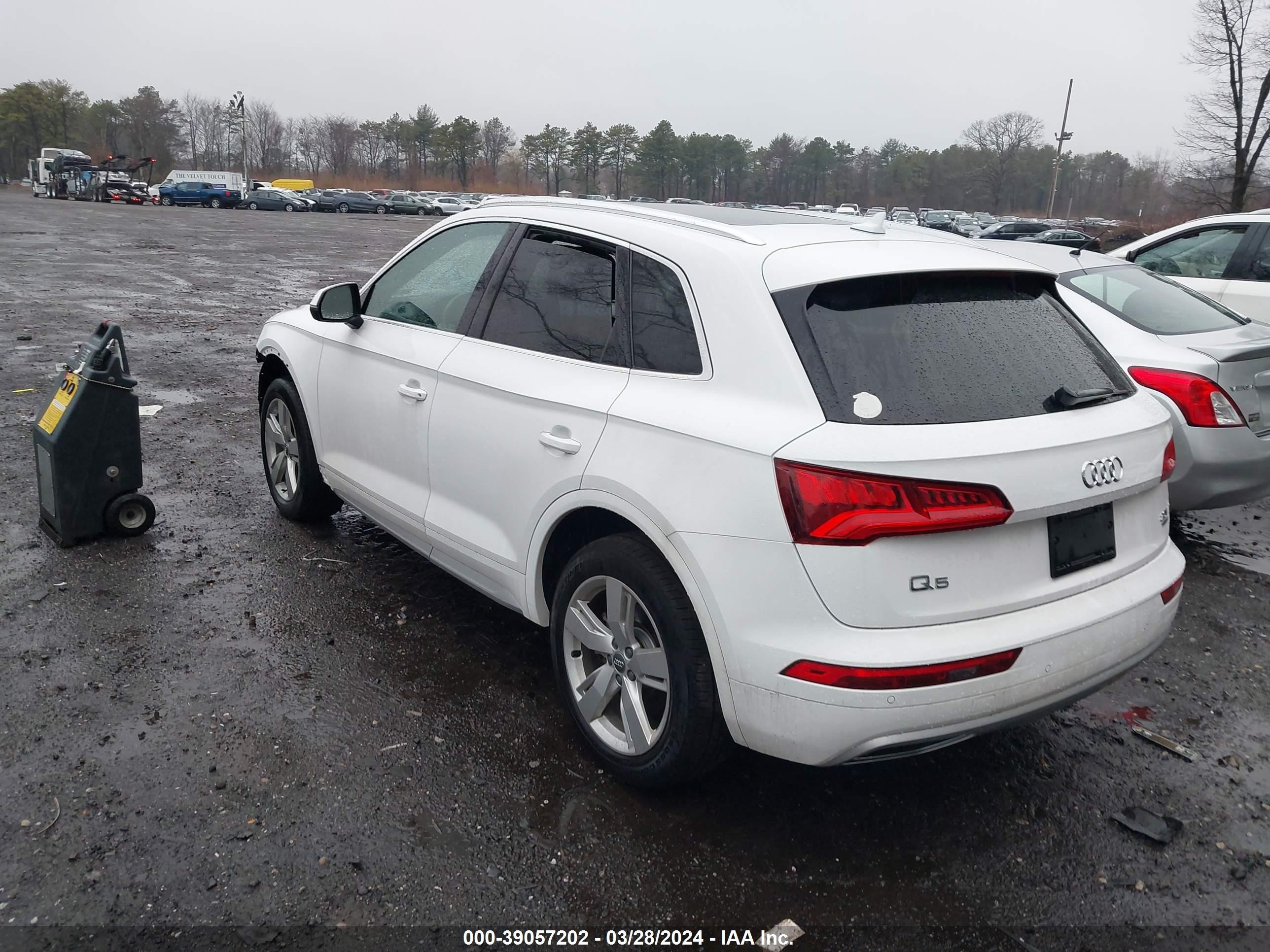 Photo 2 VIN: WA1BNAFY7J2237405 - AUDI Q5 