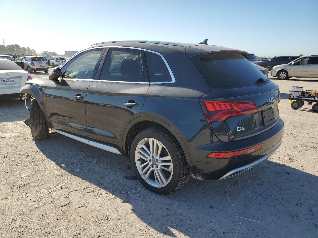 Photo 1 VIN: WA1BNAFY9J2222601 - AUDI Q5 