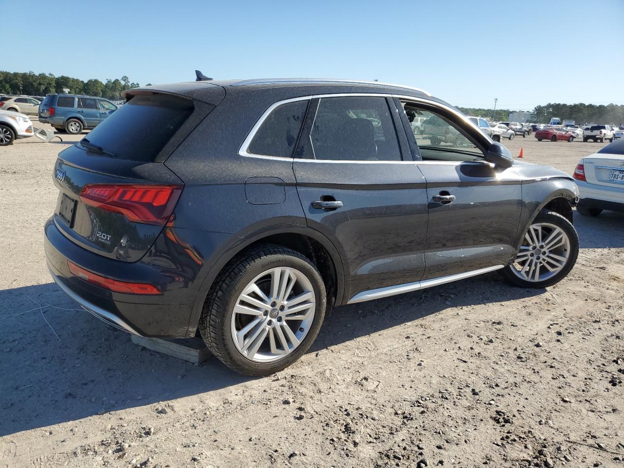 Photo 2 VIN: WA1BNAFY9J2222601 - AUDI Q5 