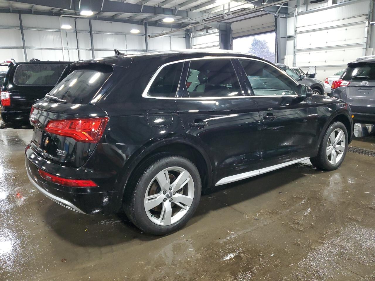 Photo 2 VIN: WA1BNAFYXJ2204589 - AUDI Q5 