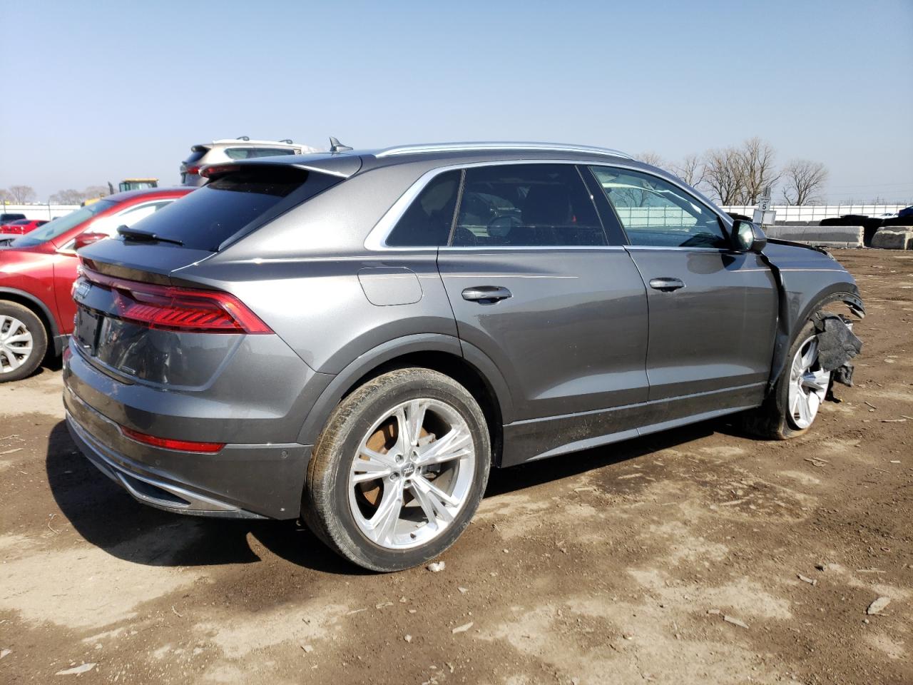 Photo 2 VIN: WA1BVAF13KD016991 - AUDI Q8 