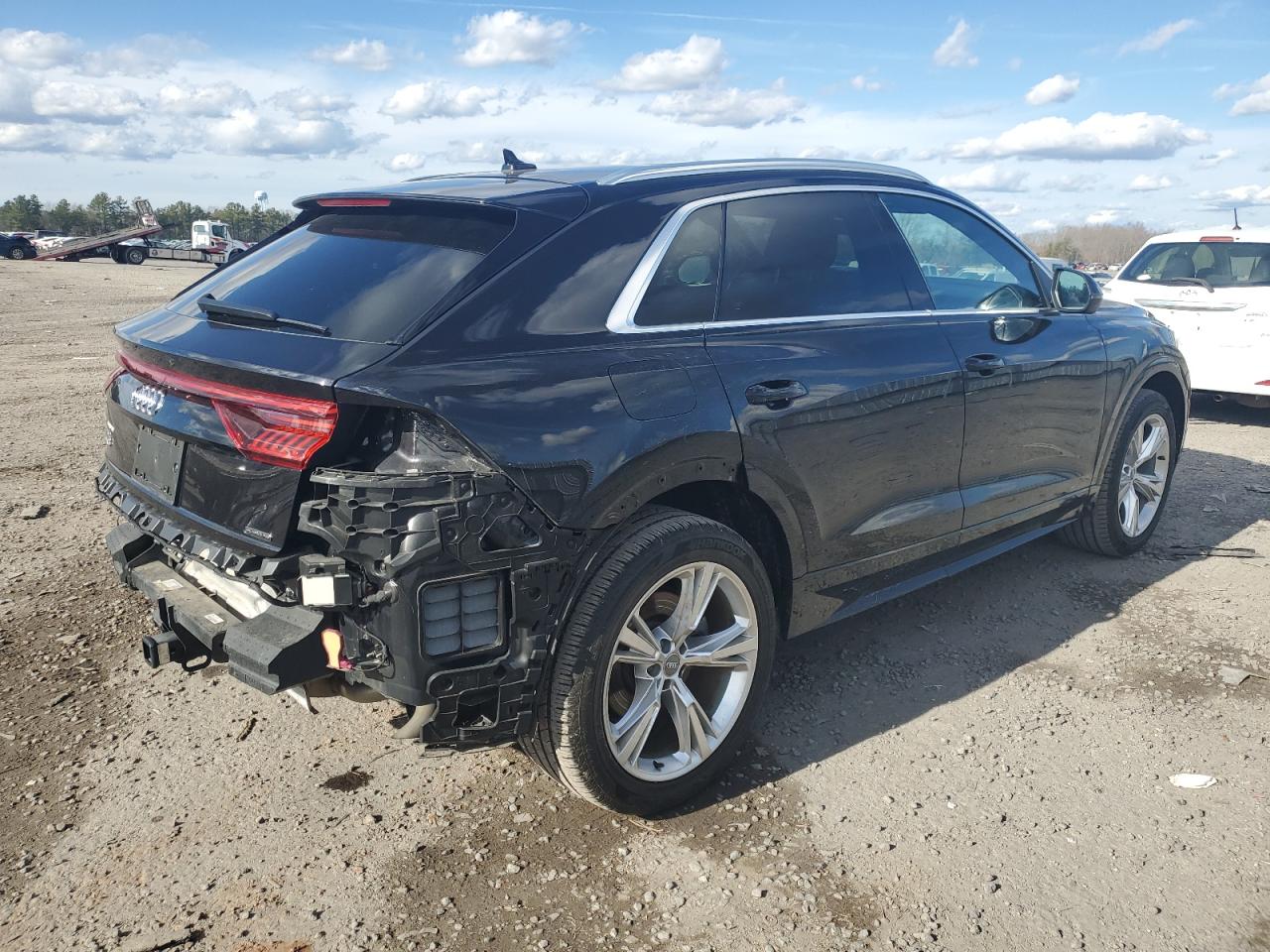 Photo 2 VIN: WA1BVAF1XKD039927 - AUDI Q8 