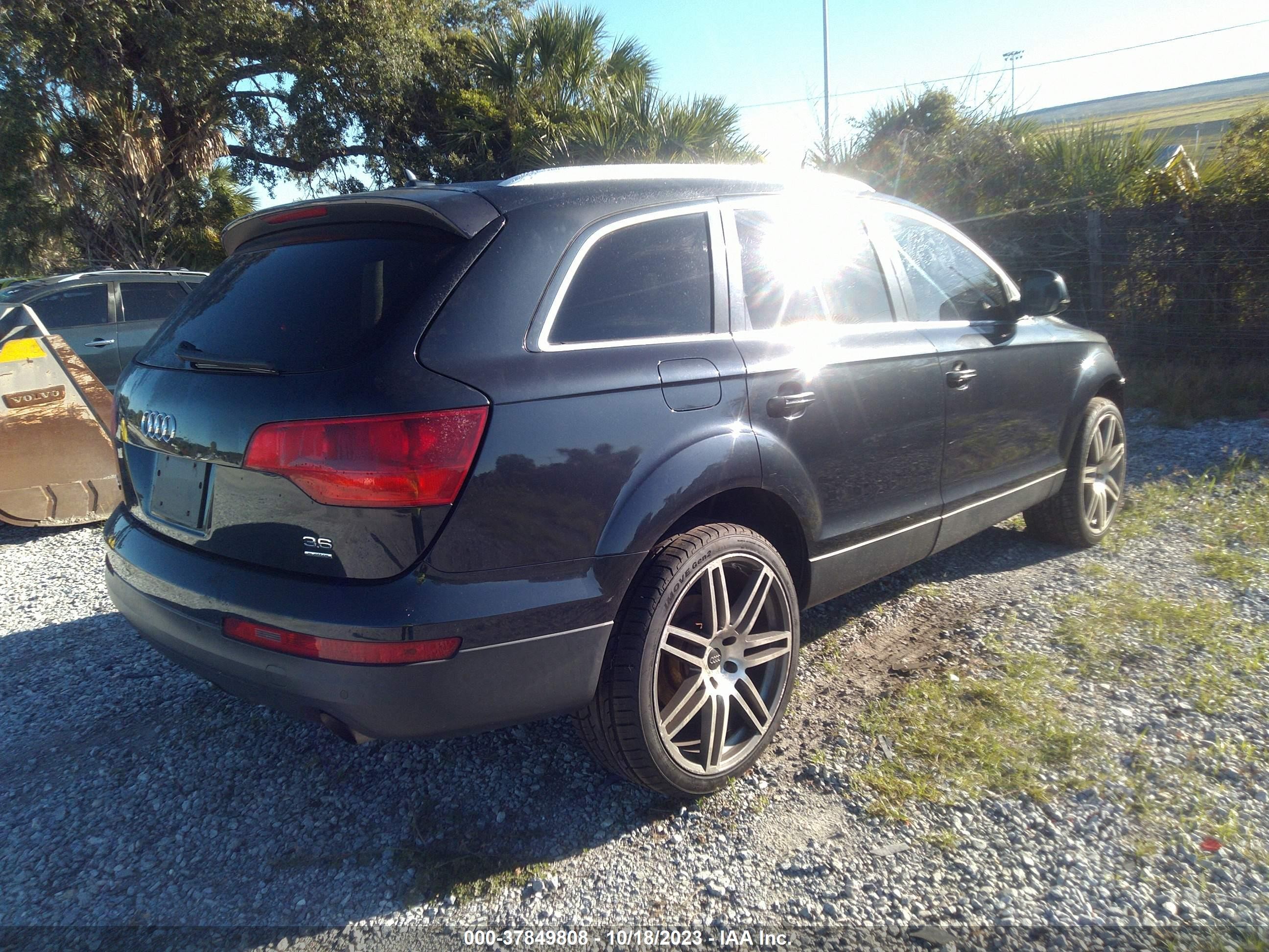 Photo 3 VIN: WA1BY74L58D030785 - AUDI Q7 