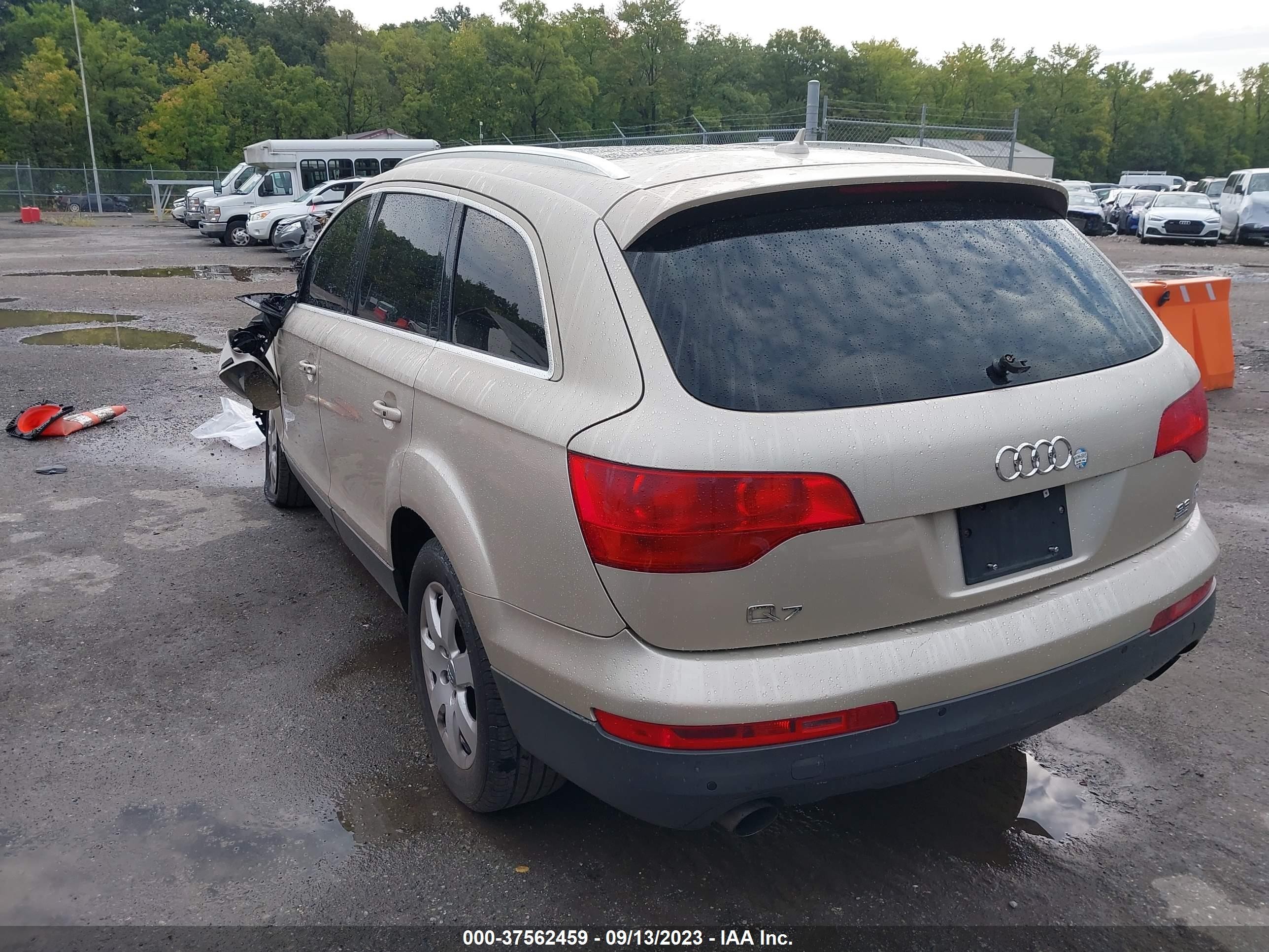 Photo 2 VIN: WA1BY74L67D067374 - AUDI Q7 