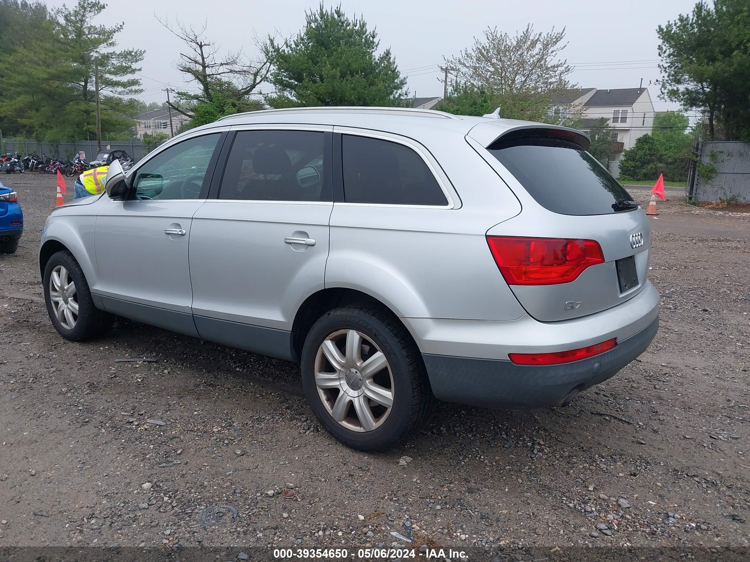 Photo 2 VIN: WA1BY74L77D075094 - AUDI Q7 