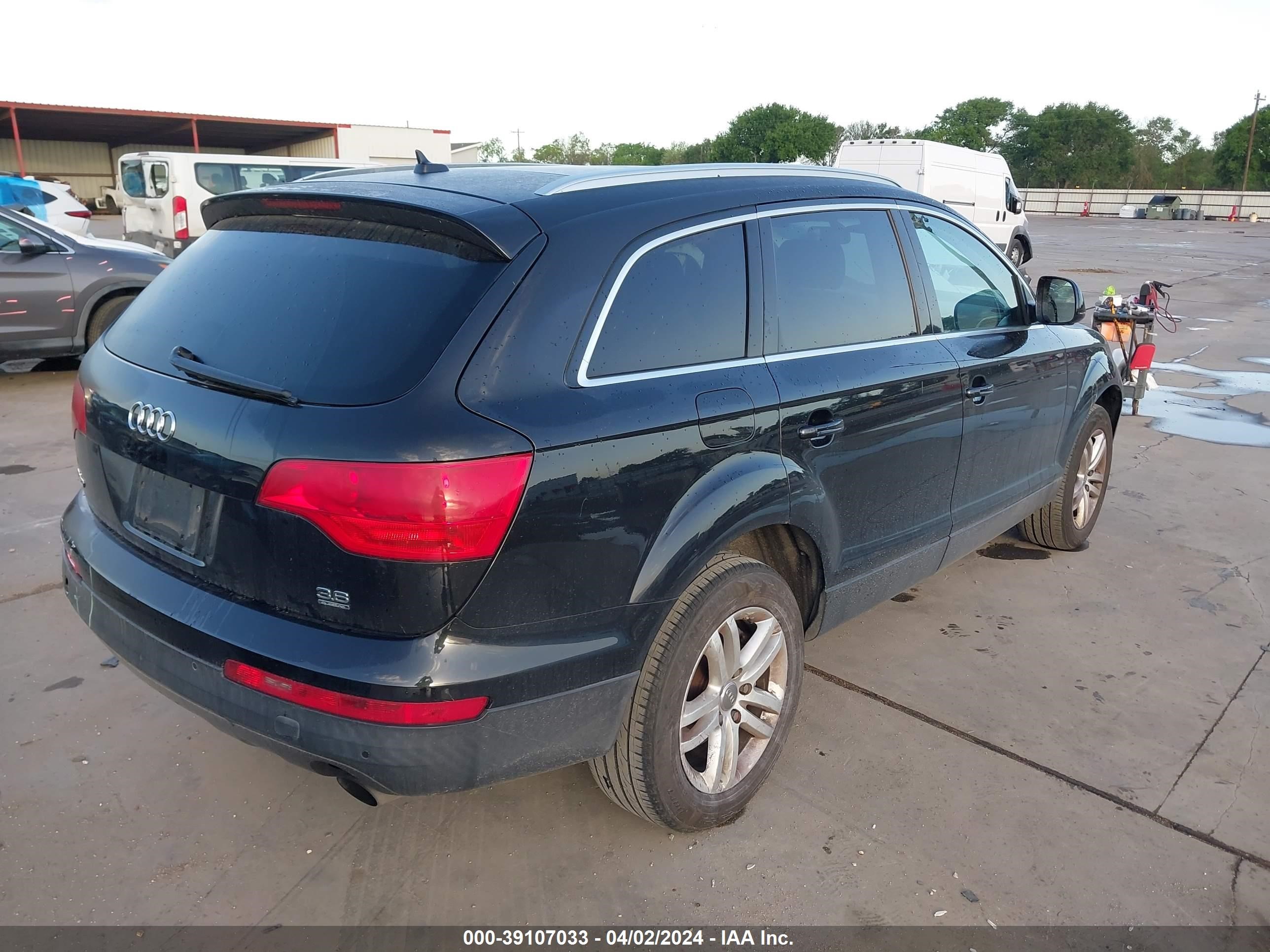 Photo 3 VIN: WA1BY74L78D032201 - AUDI Q7 