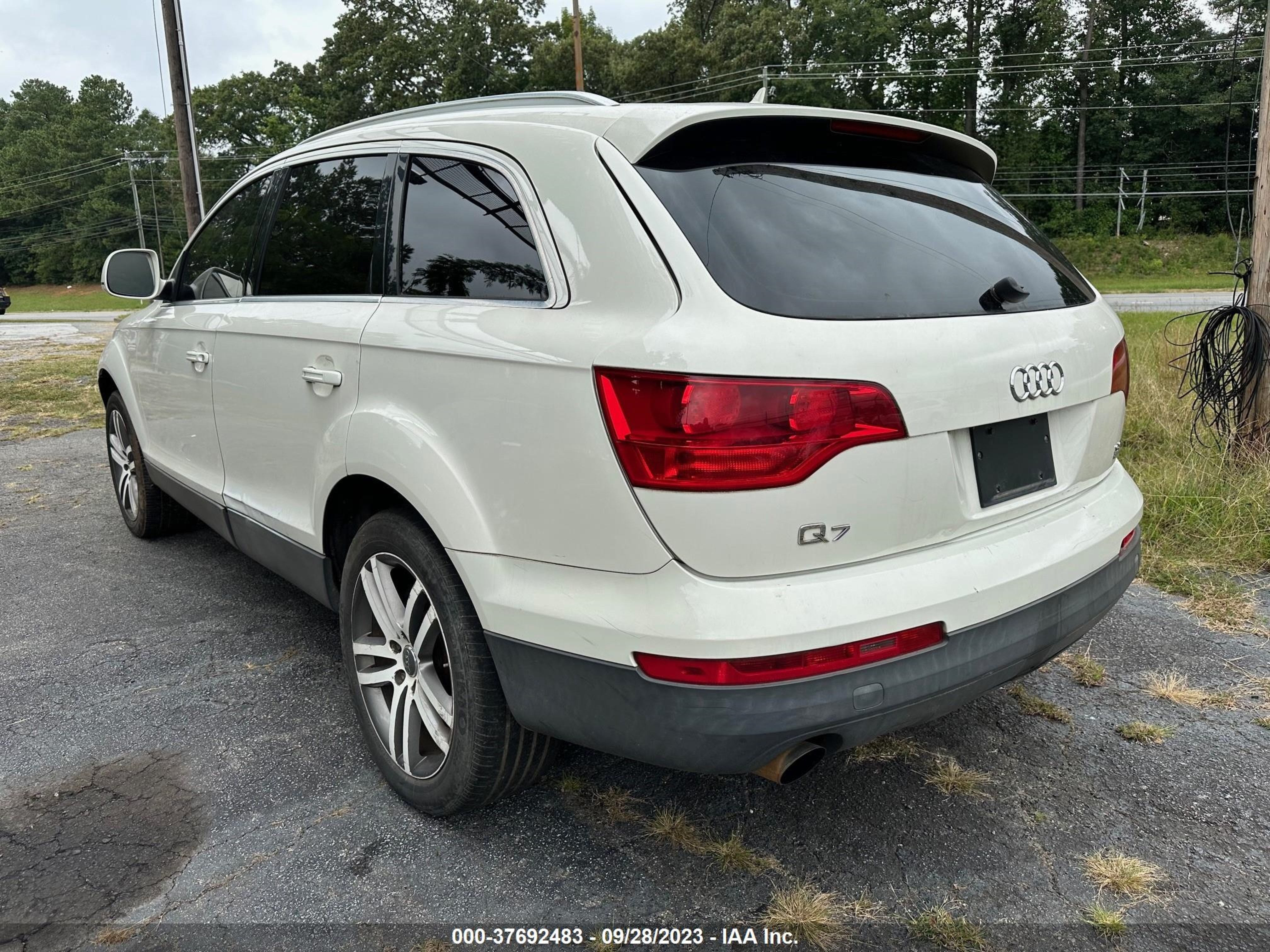 Photo 2 VIN: WA1BY74L87D049197 - AUDI Q7 