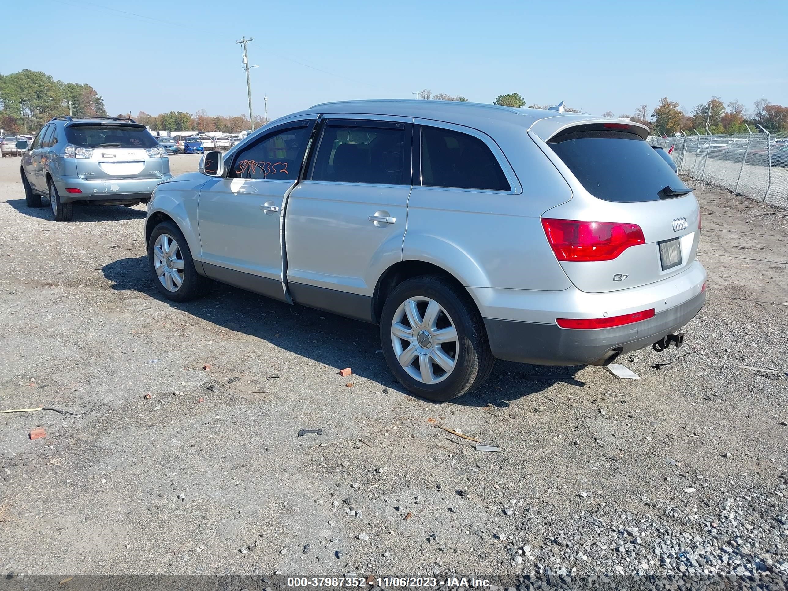 Photo 2 VIN: WA1BY74L97D044297 - AUDI Q7 