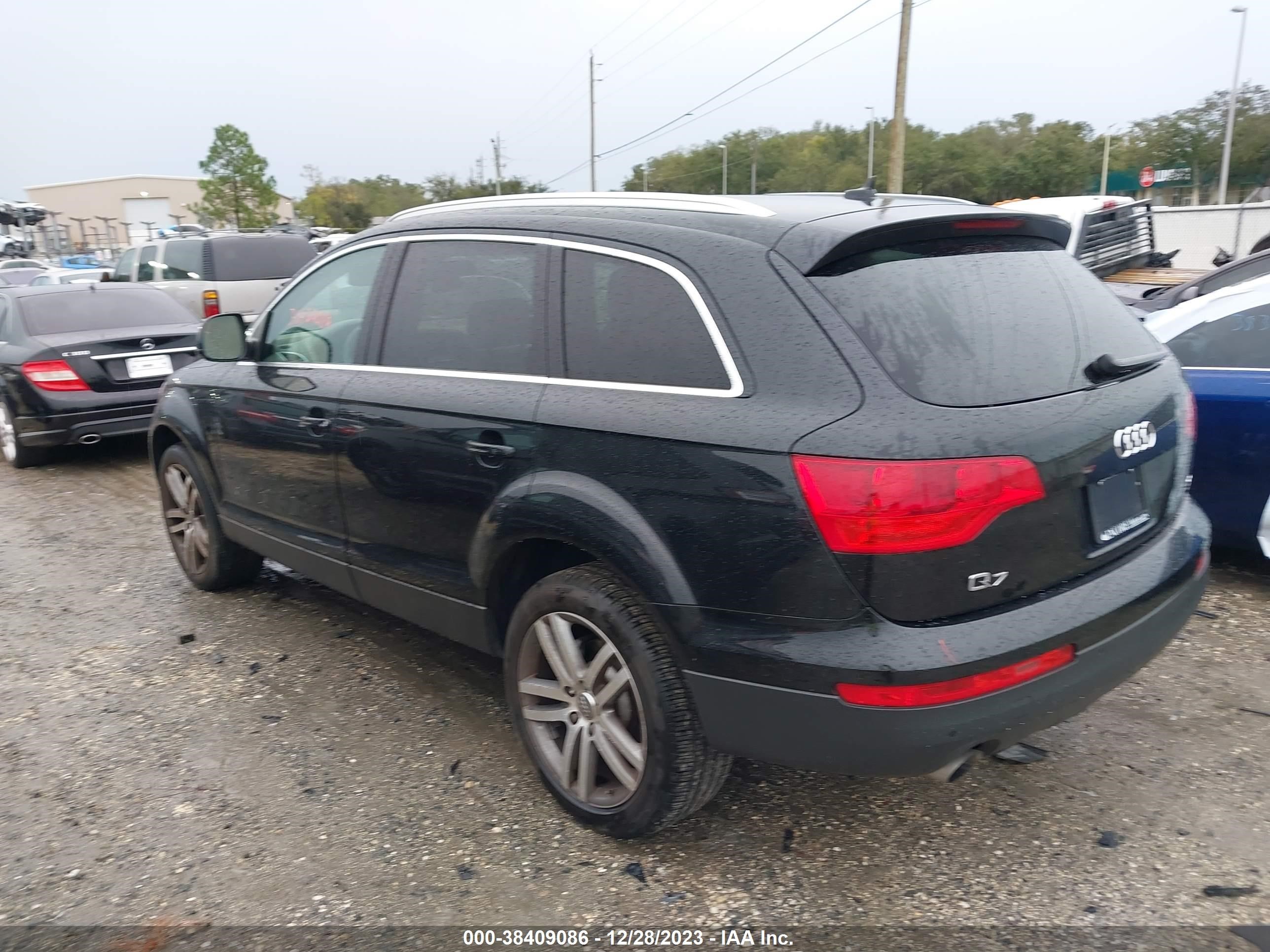 Photo 2 VIN: WA1BY74LX7D069905 - AUDI Q7 